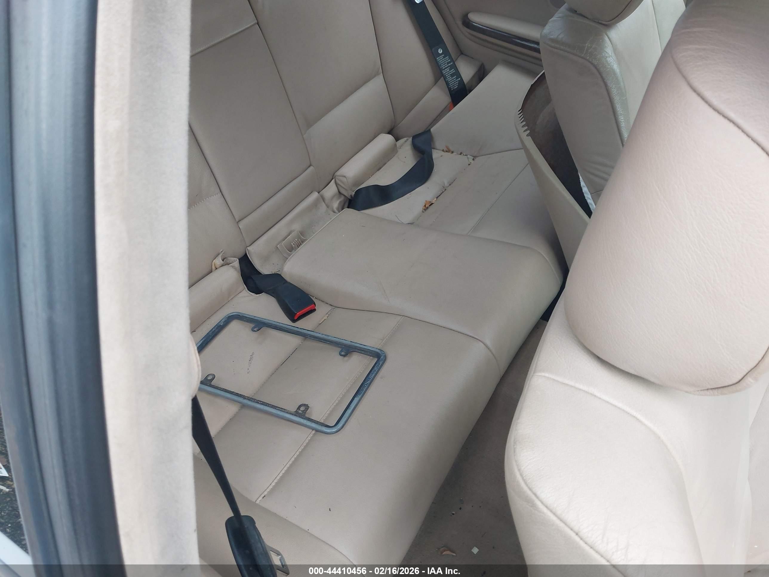 BMW 330CI image 8
