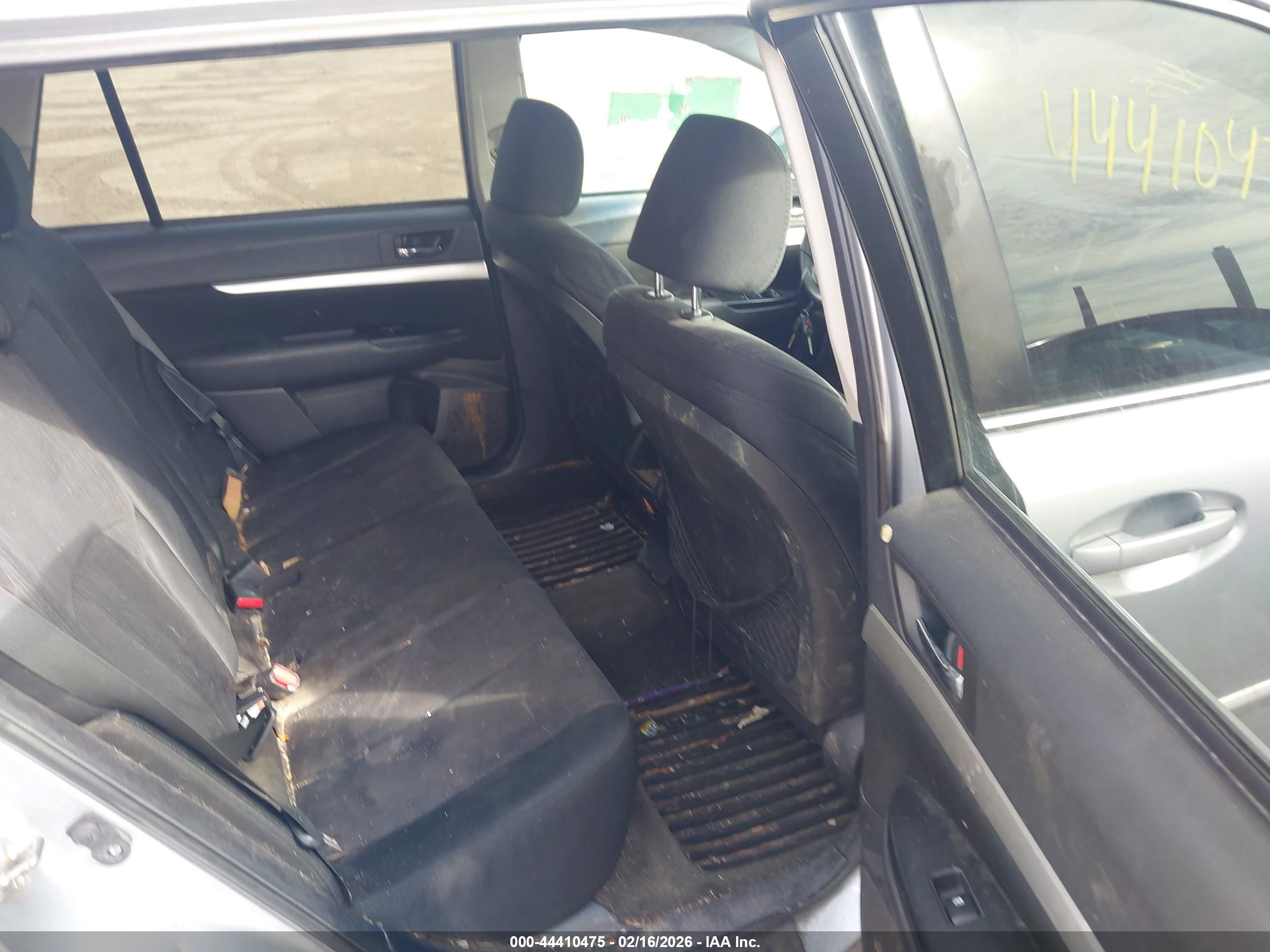 SUBARU OUTBACK image 8