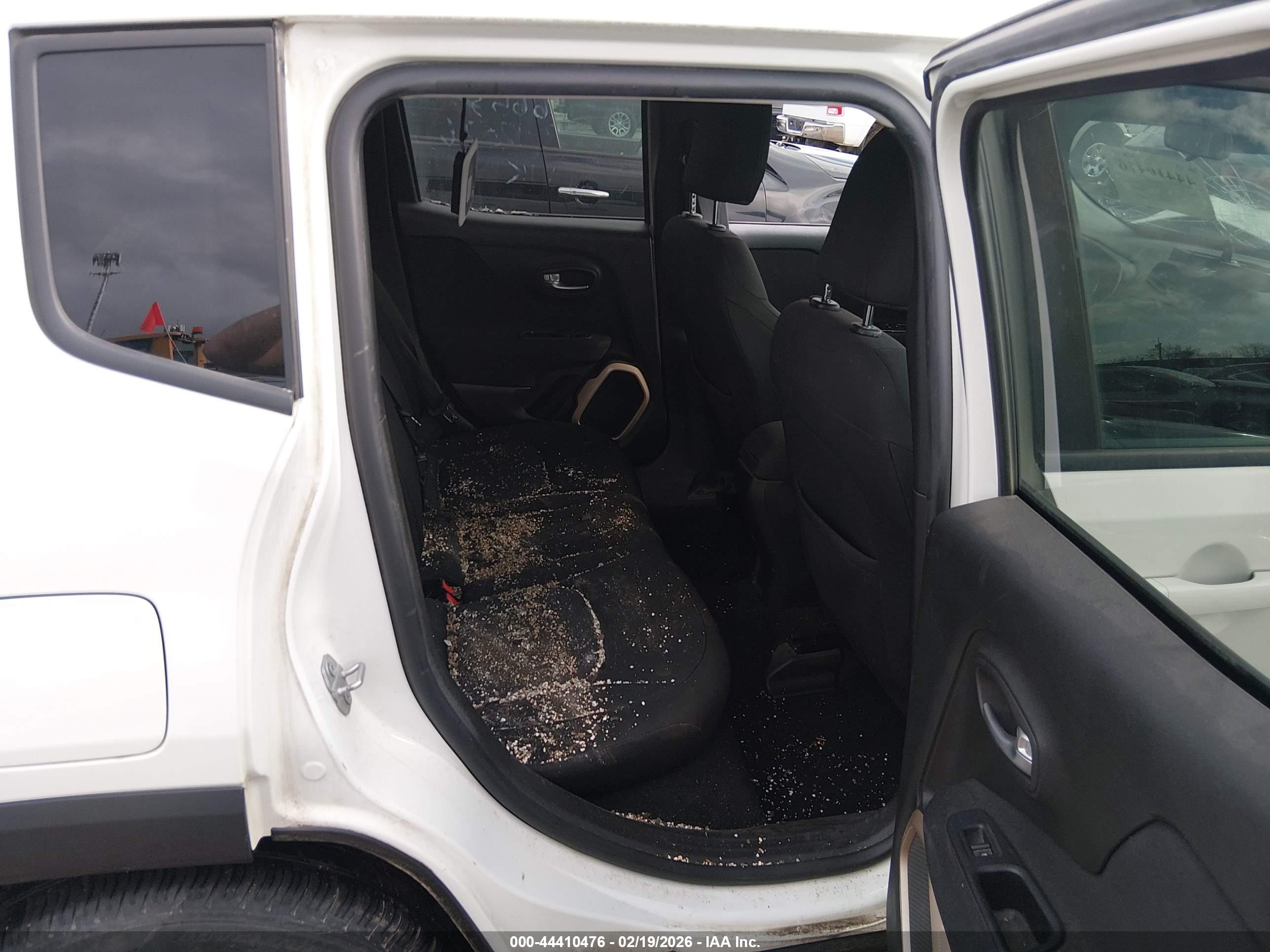 JEEP RENEGADE image 8