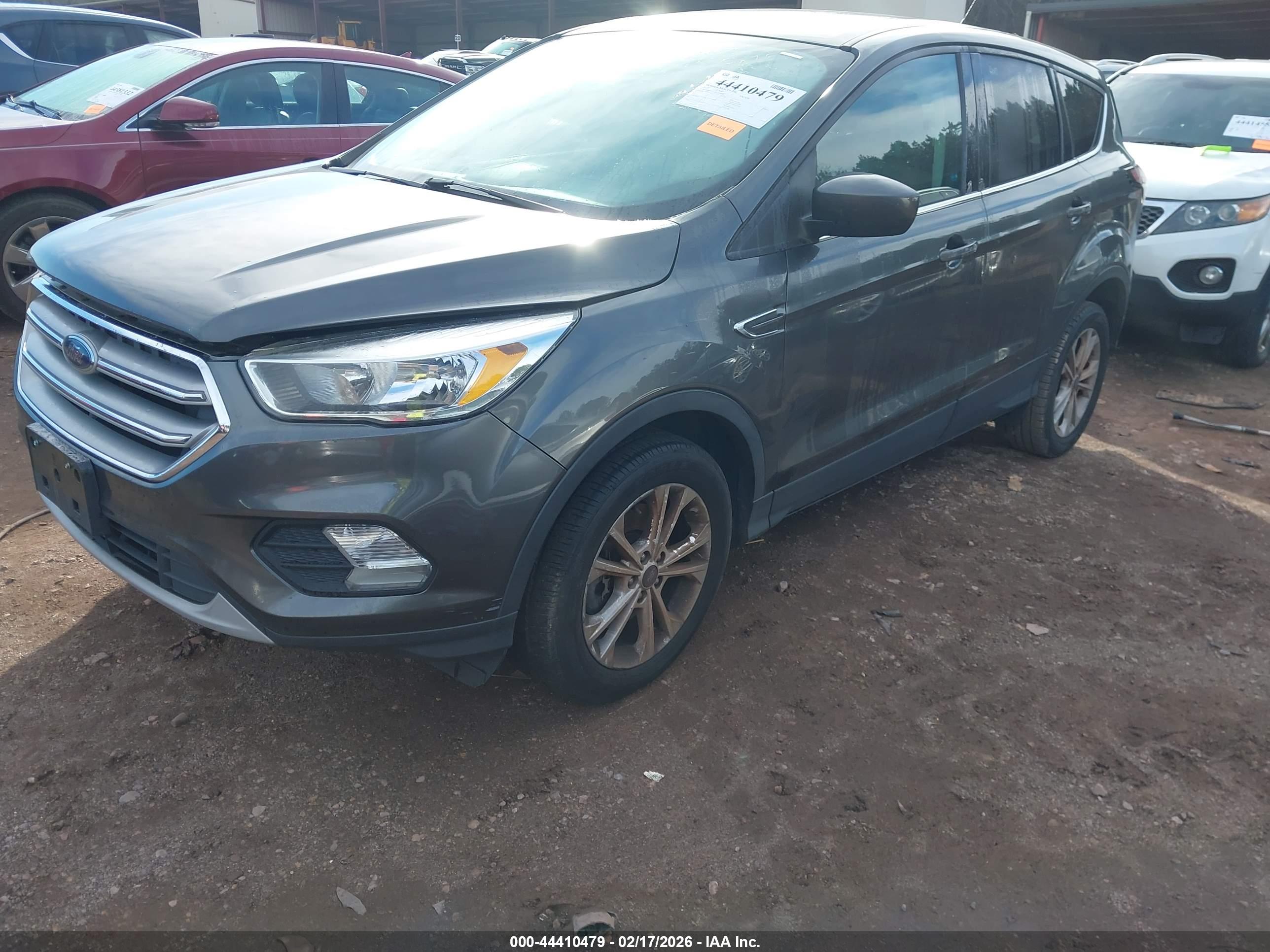FORD ESCAPE image 2