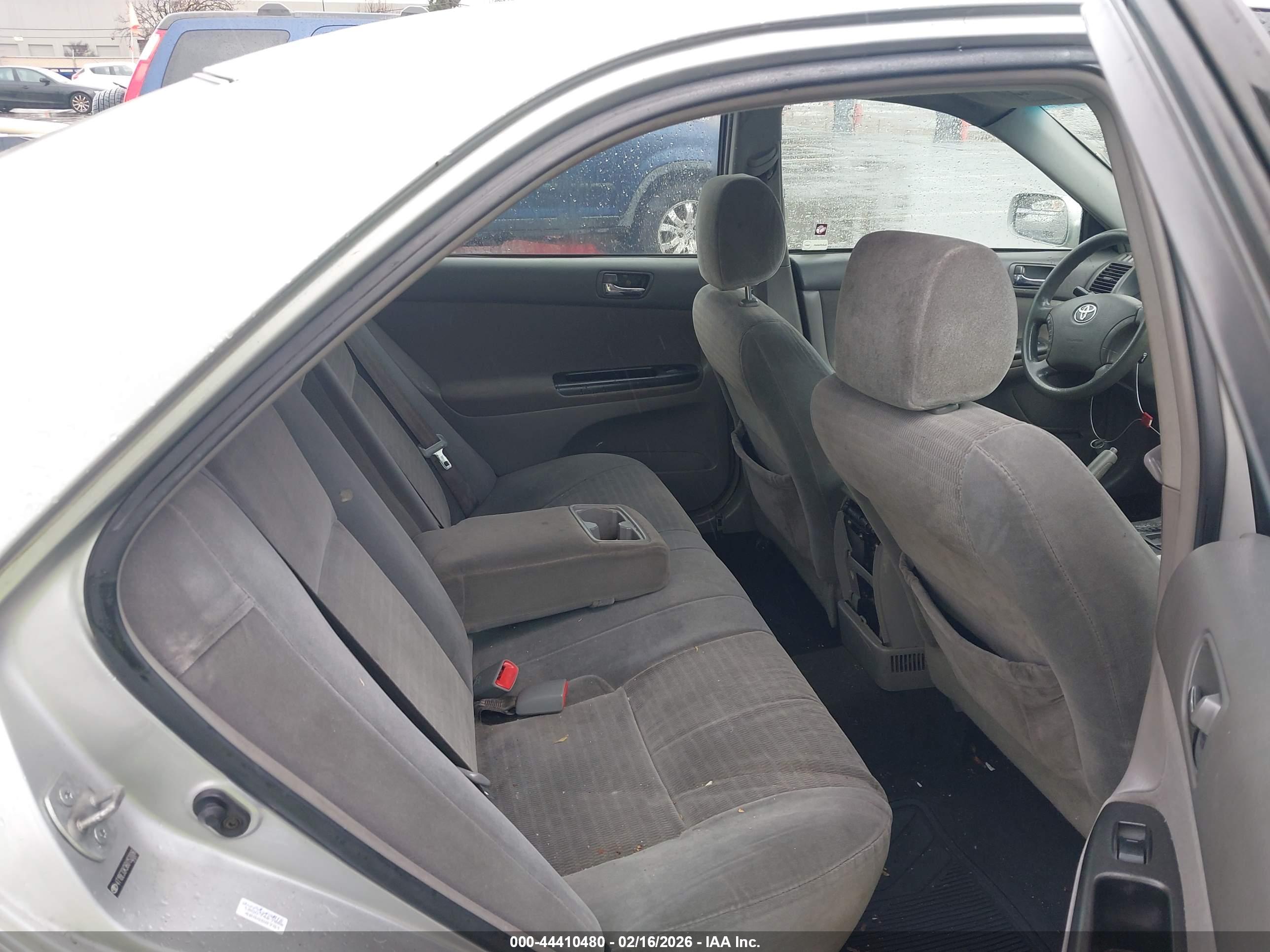 TOYOTA CAMRY image 8
