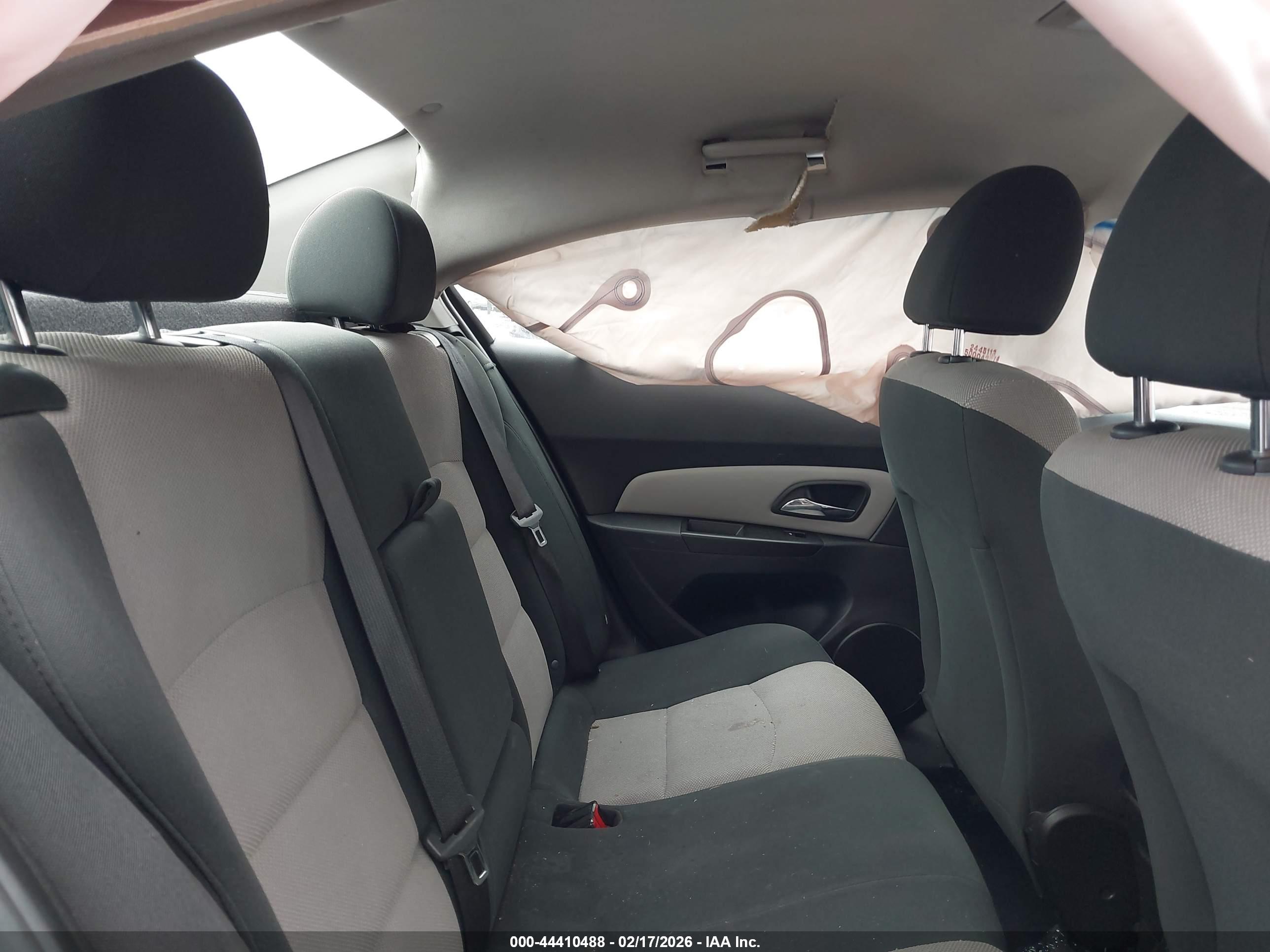 CHEVROLET CRUZE image 8