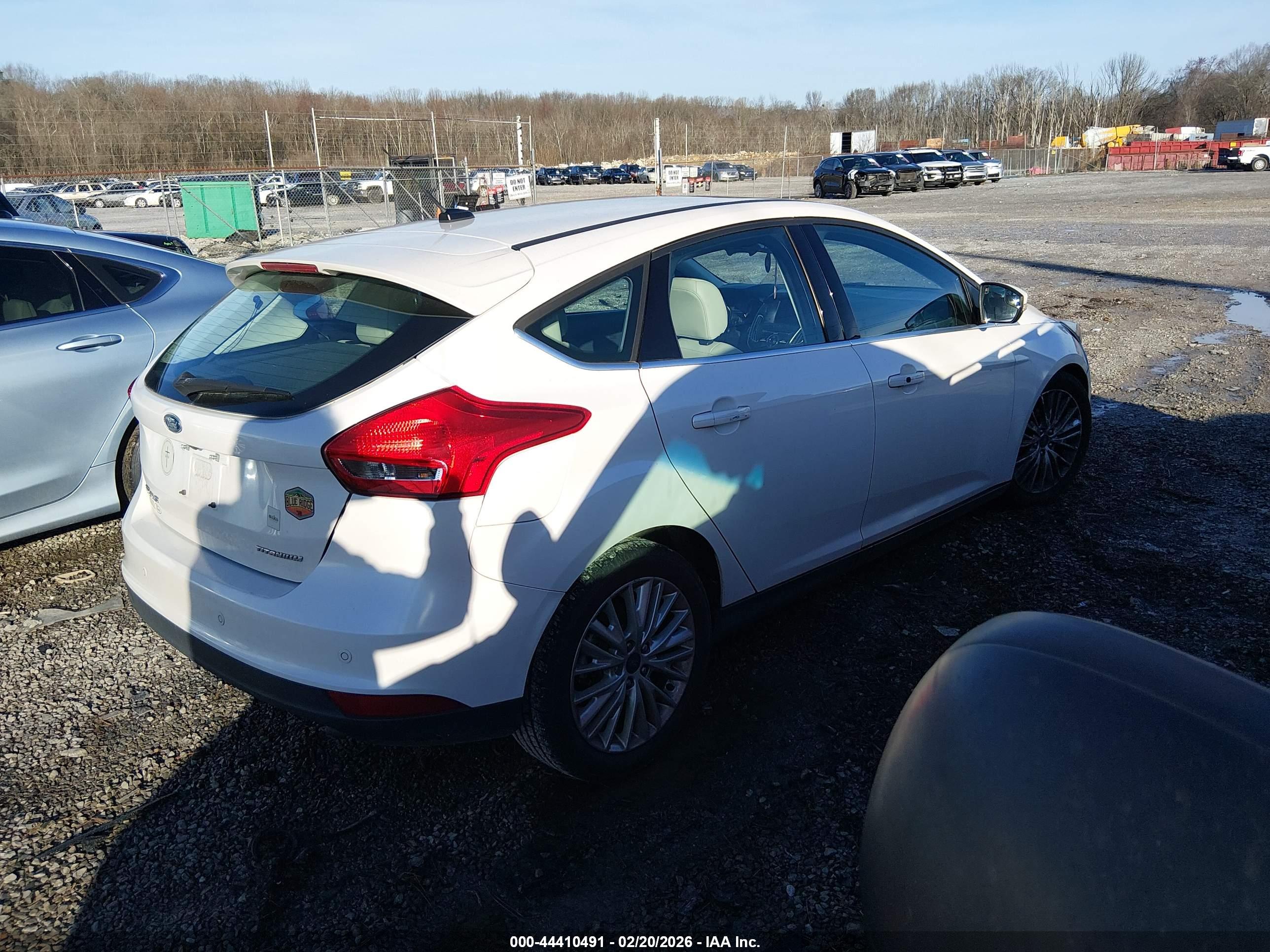 FORD FOCUS image 4