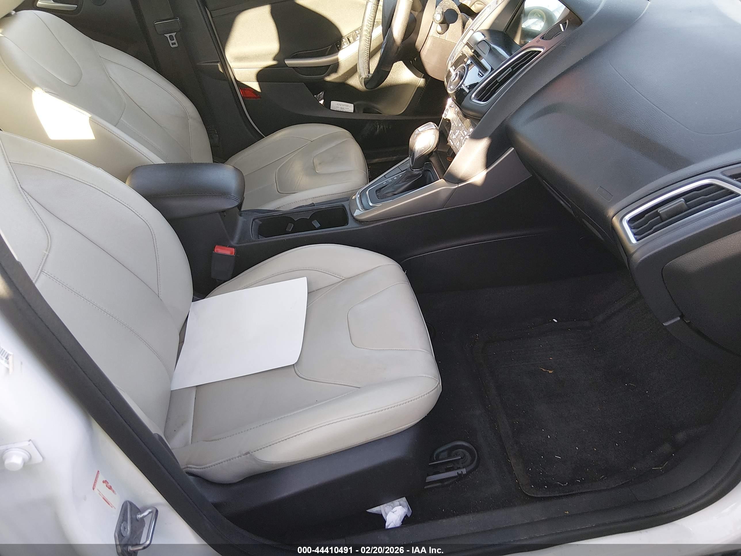 FORD FOCUS image 5