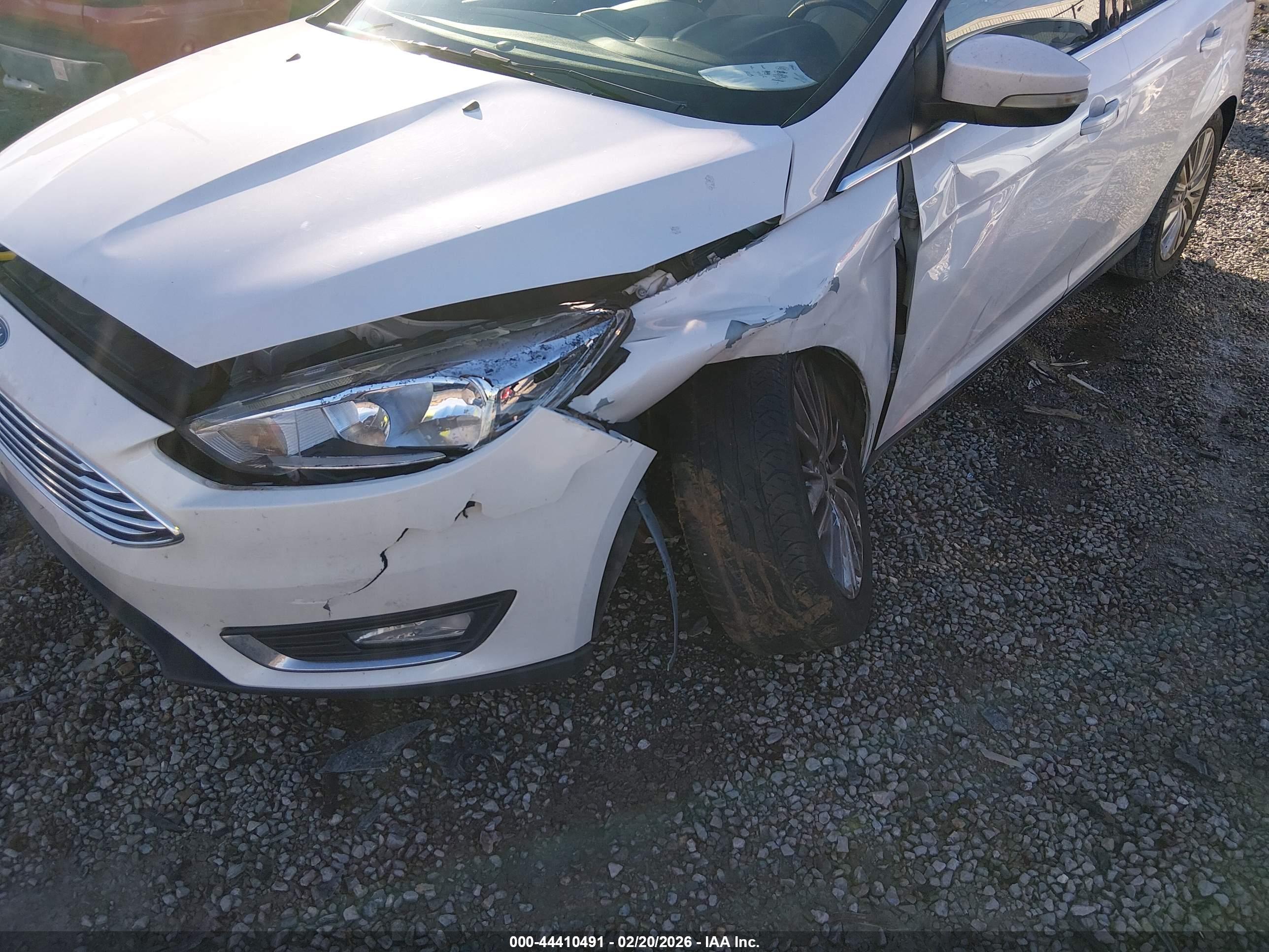 FORD FOCUS image 6