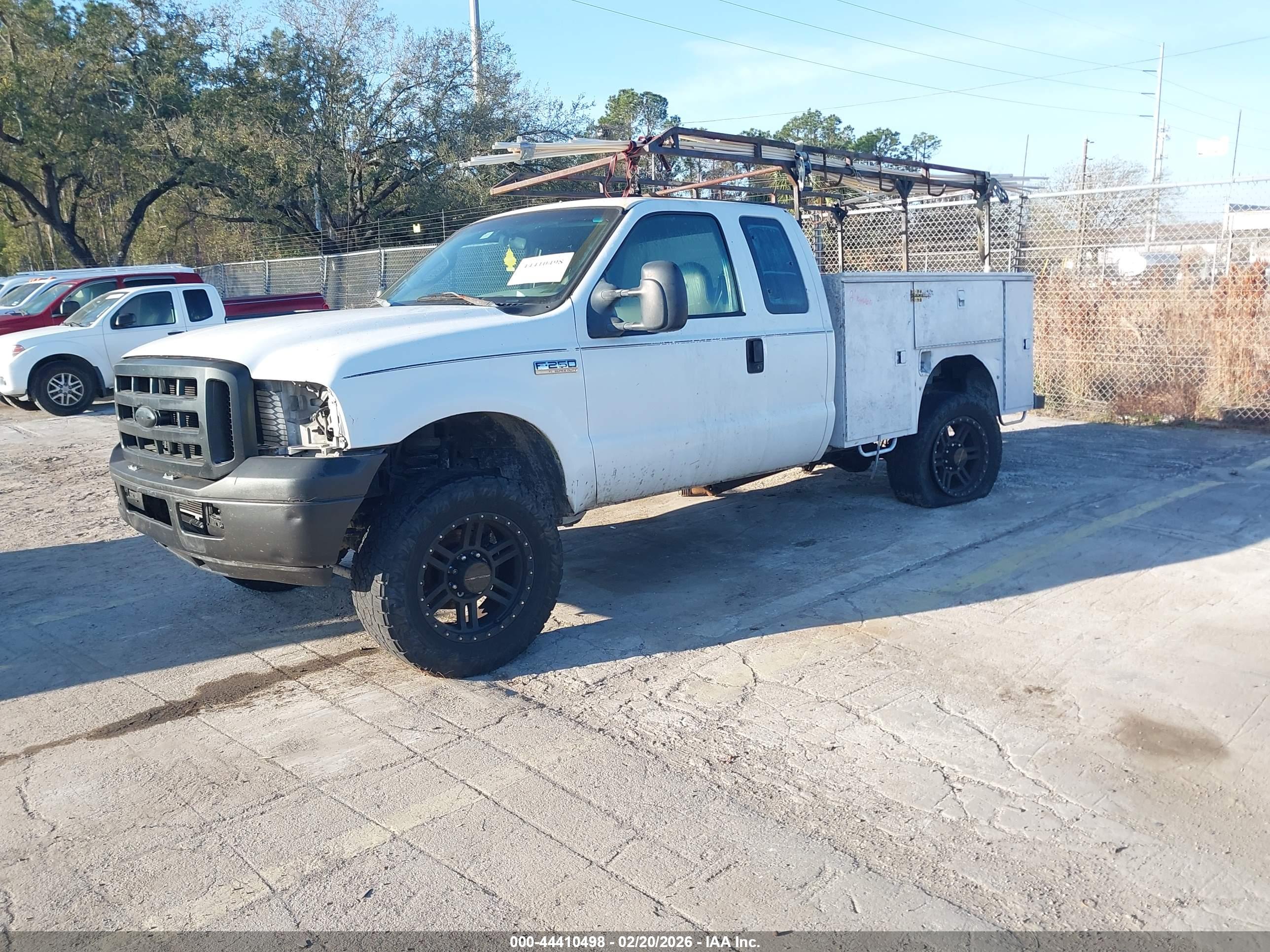 FORD F-250 image 2