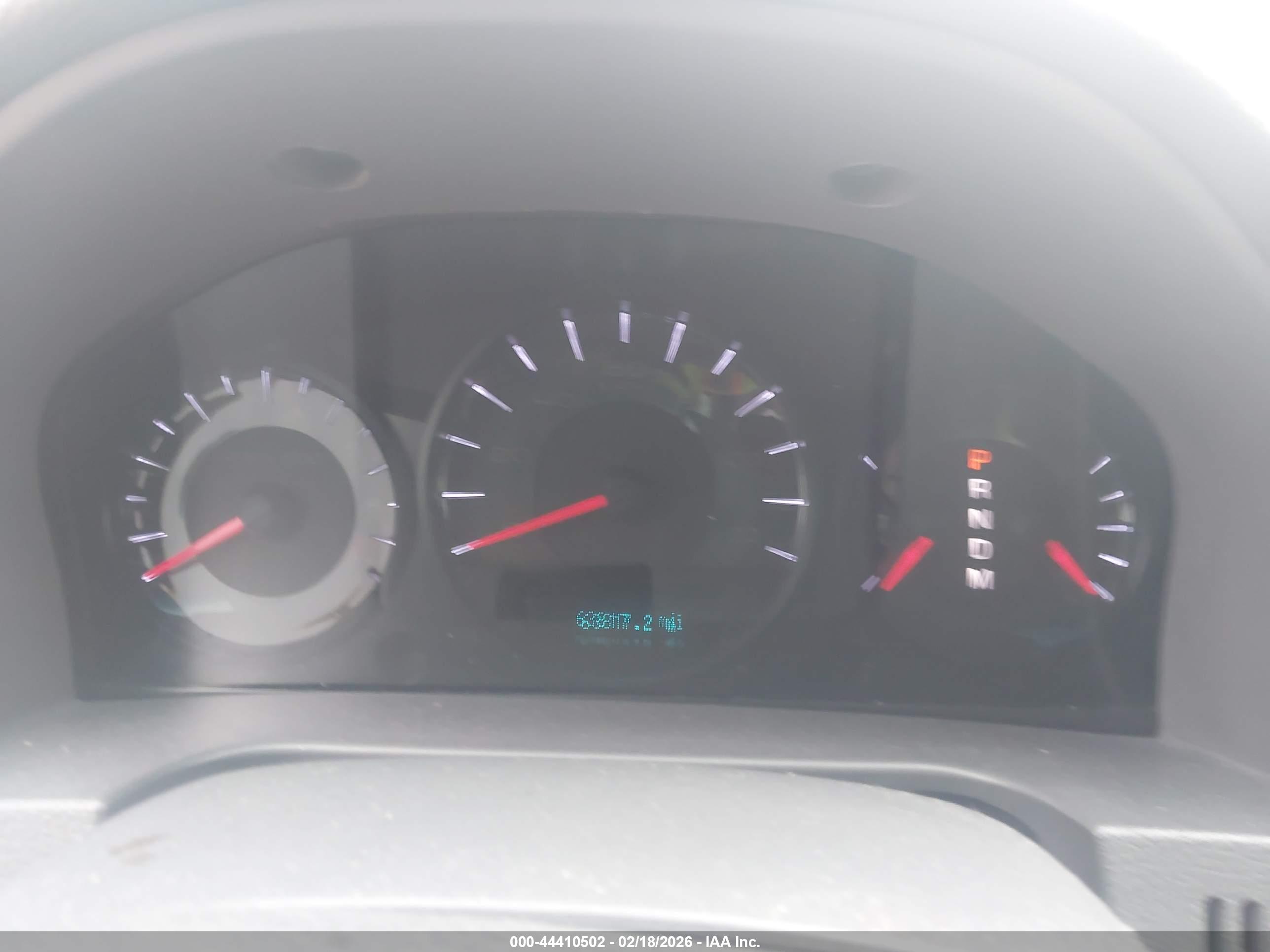 FORD FUSION image 7