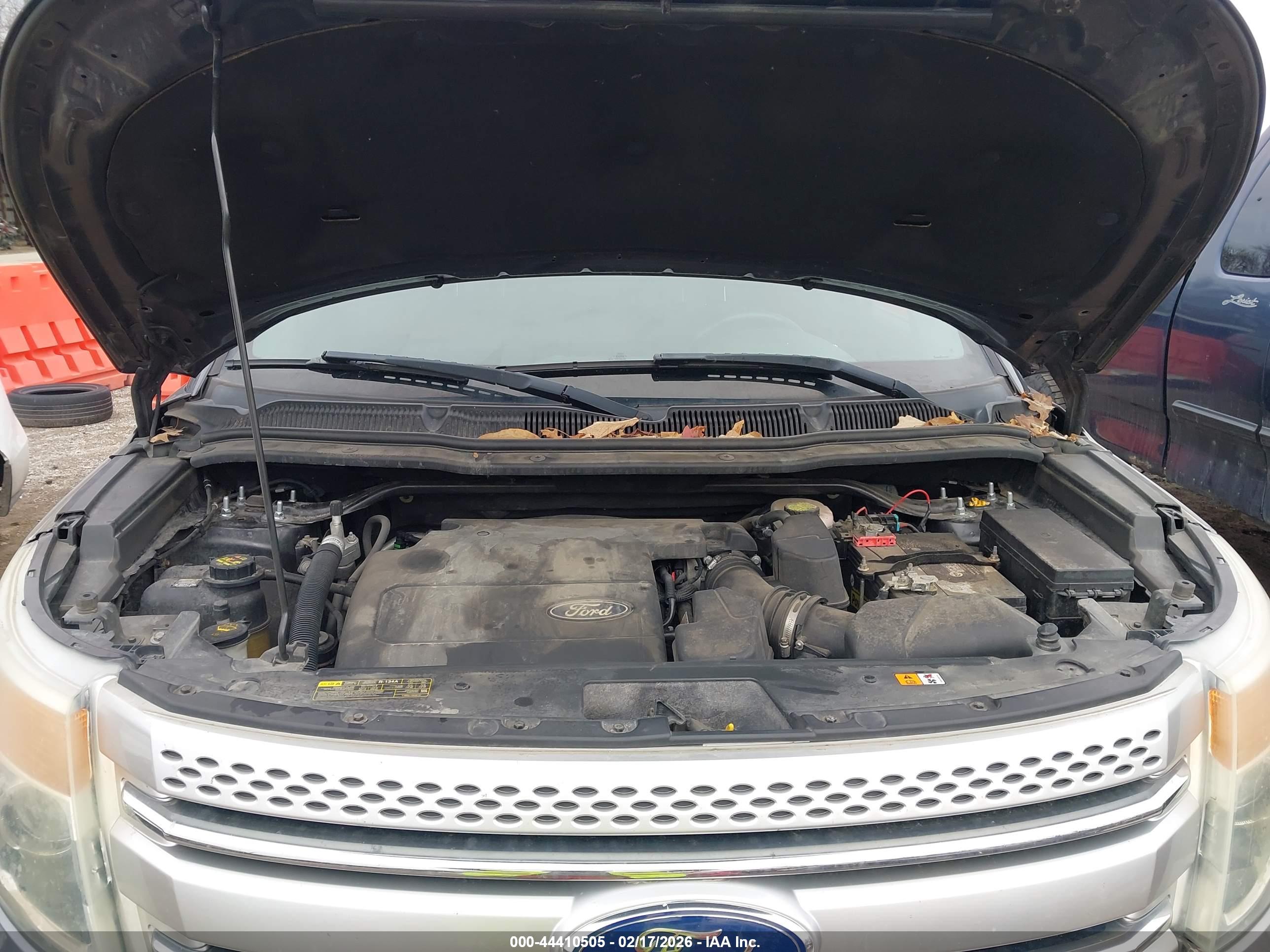 FORD EXPLORER image 10