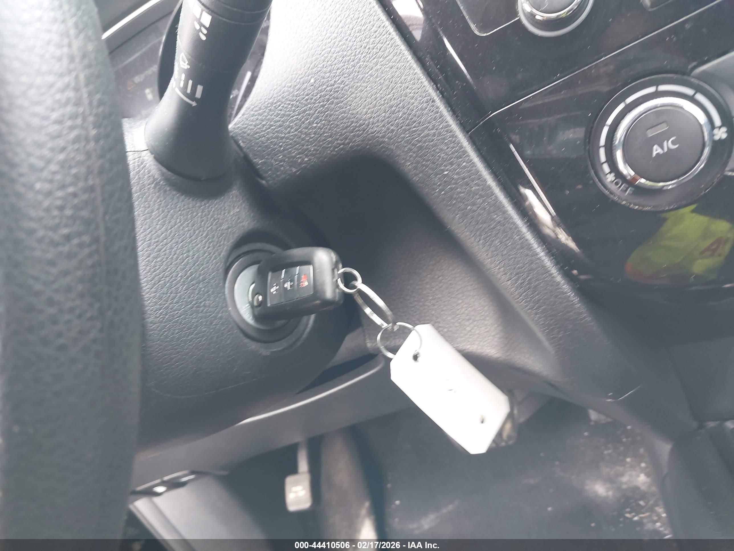 NISSAN ROGUE image 11