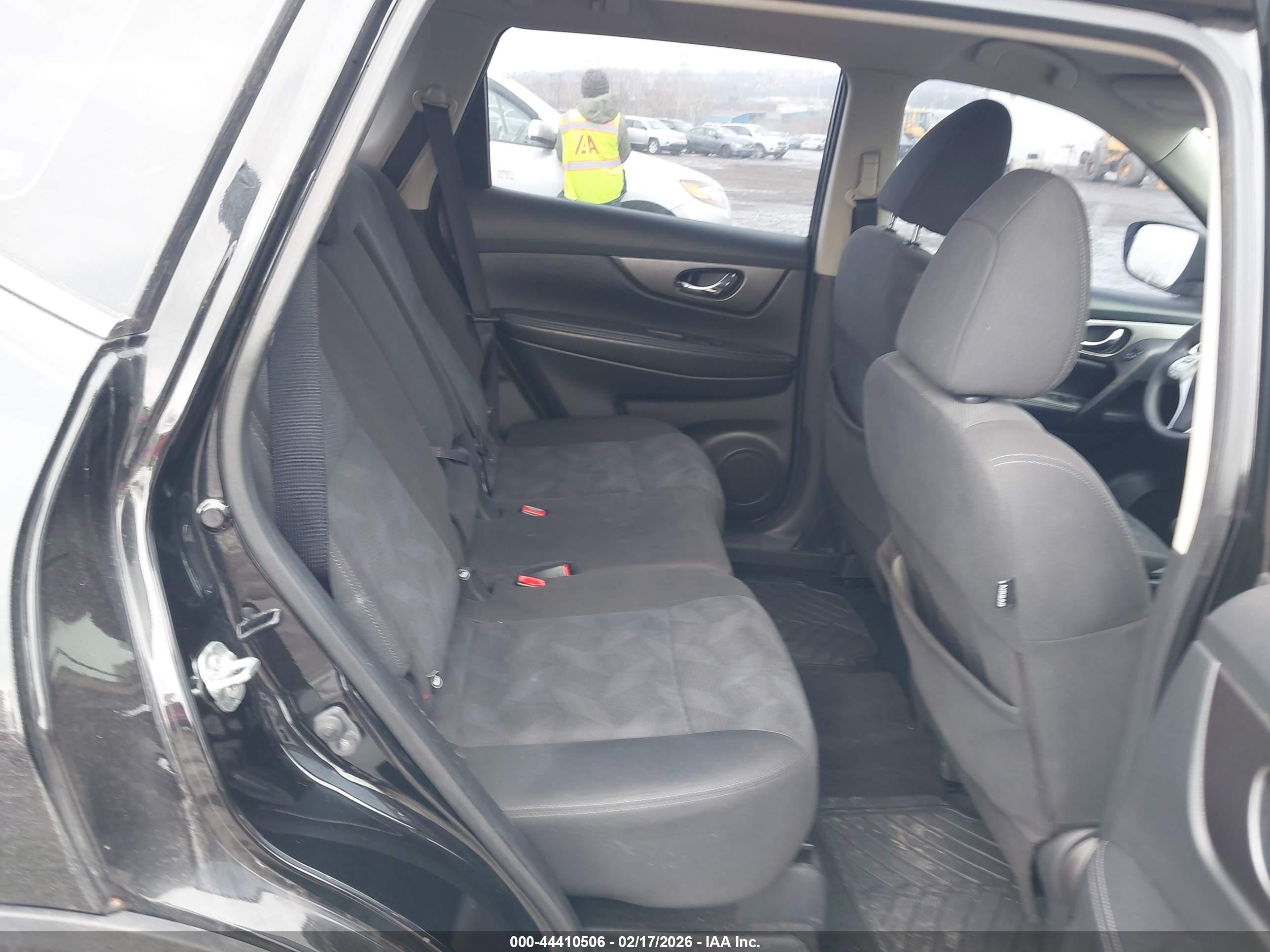 NISSAN ROGUE image 8
