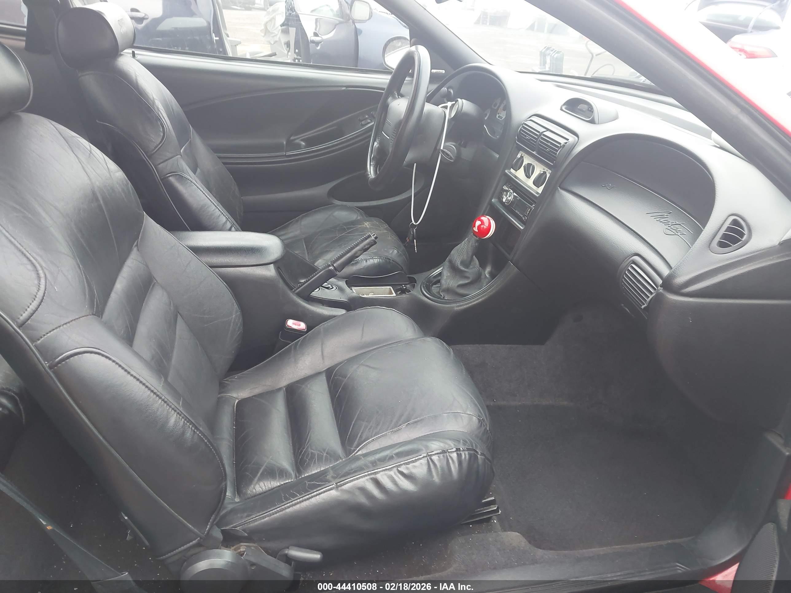 FORD MUSTANG image 5
