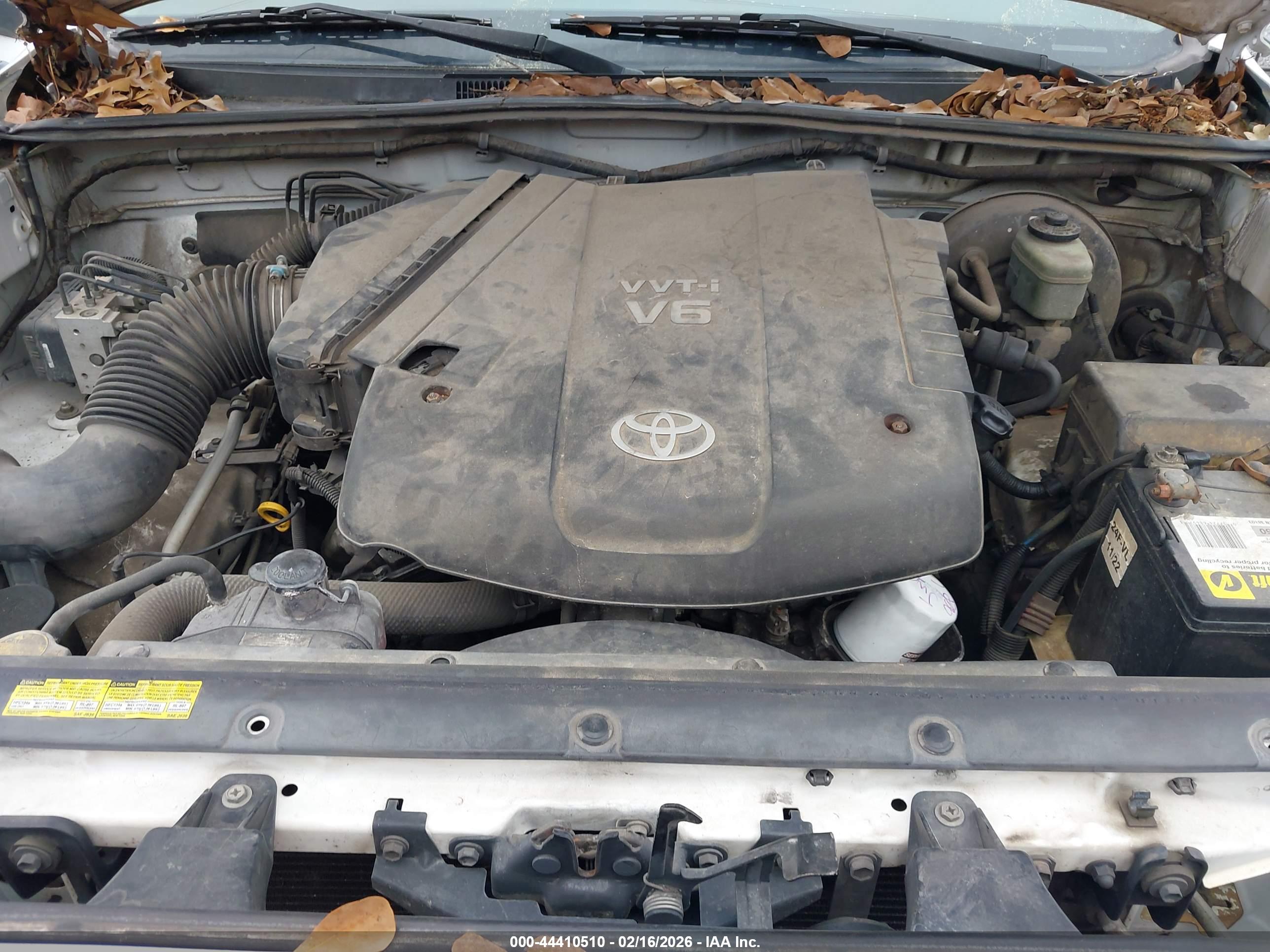 TOYOTA TACOMA image 10