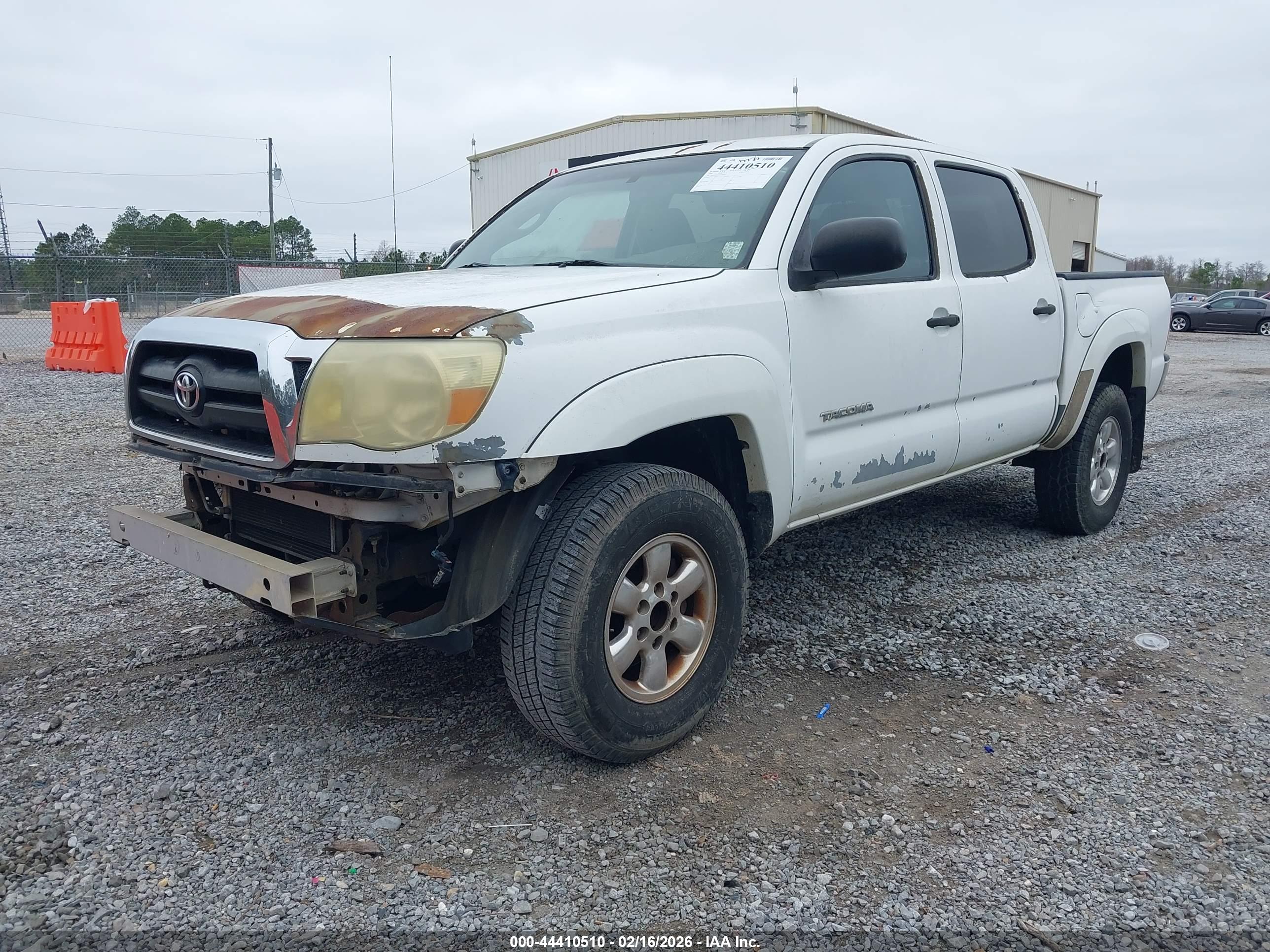 TOYOTA TACOMA image 2