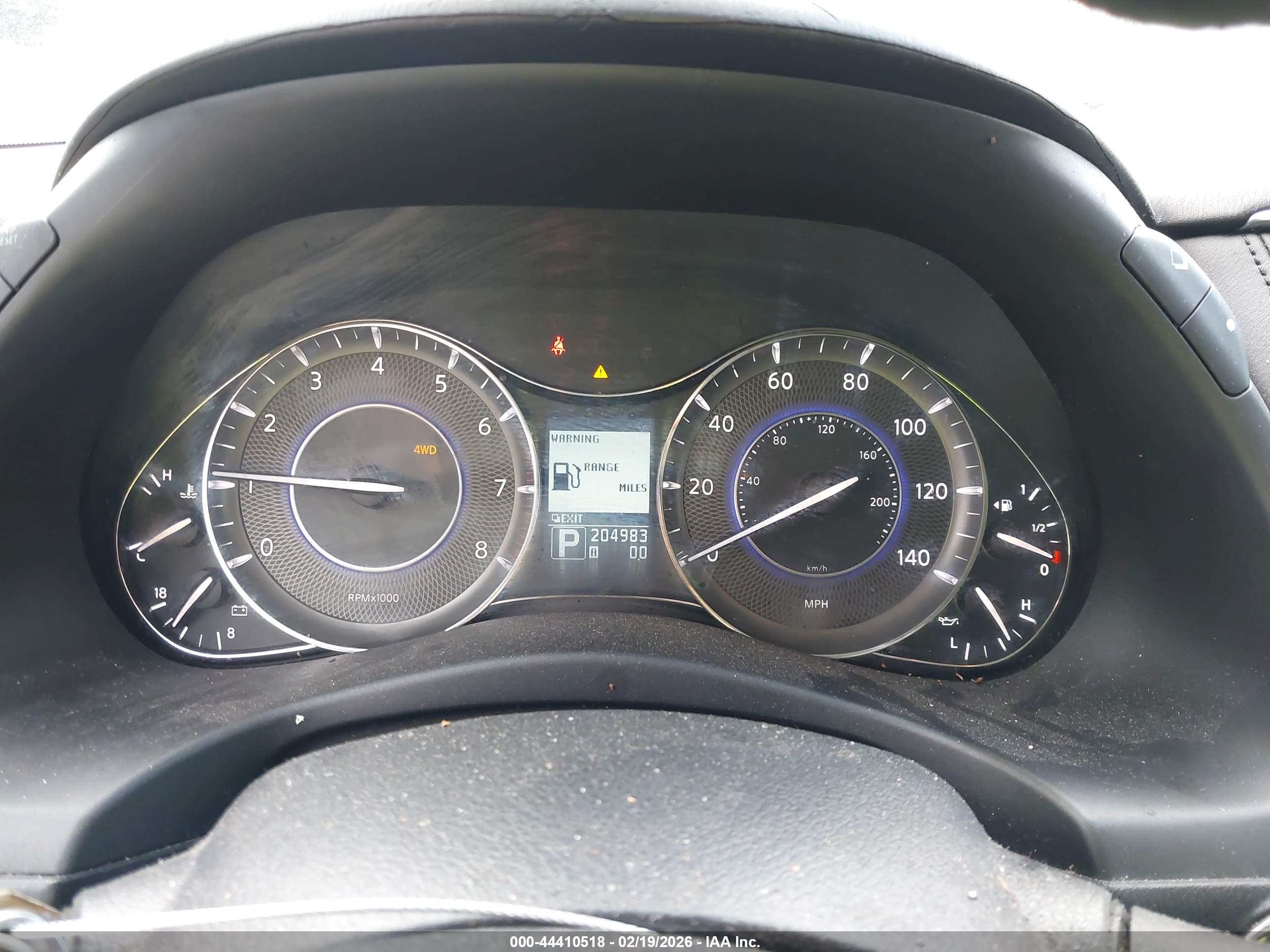 INFINITI QX56 image 7