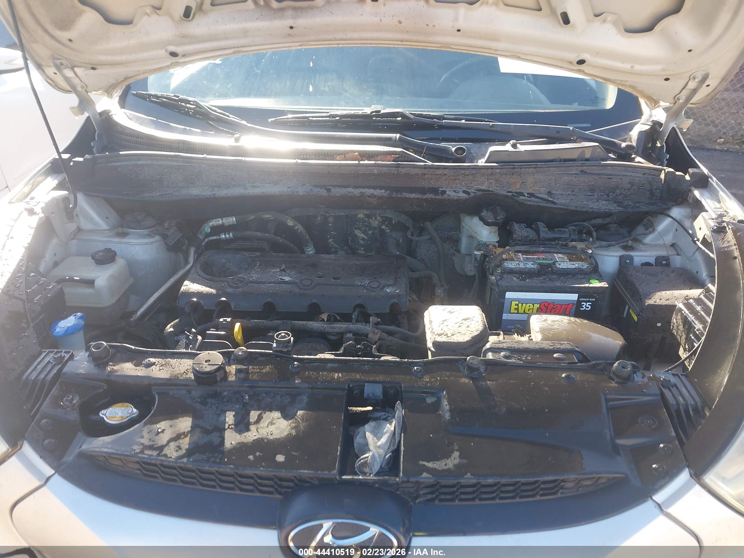 HYUNDAI TUCSON image 10