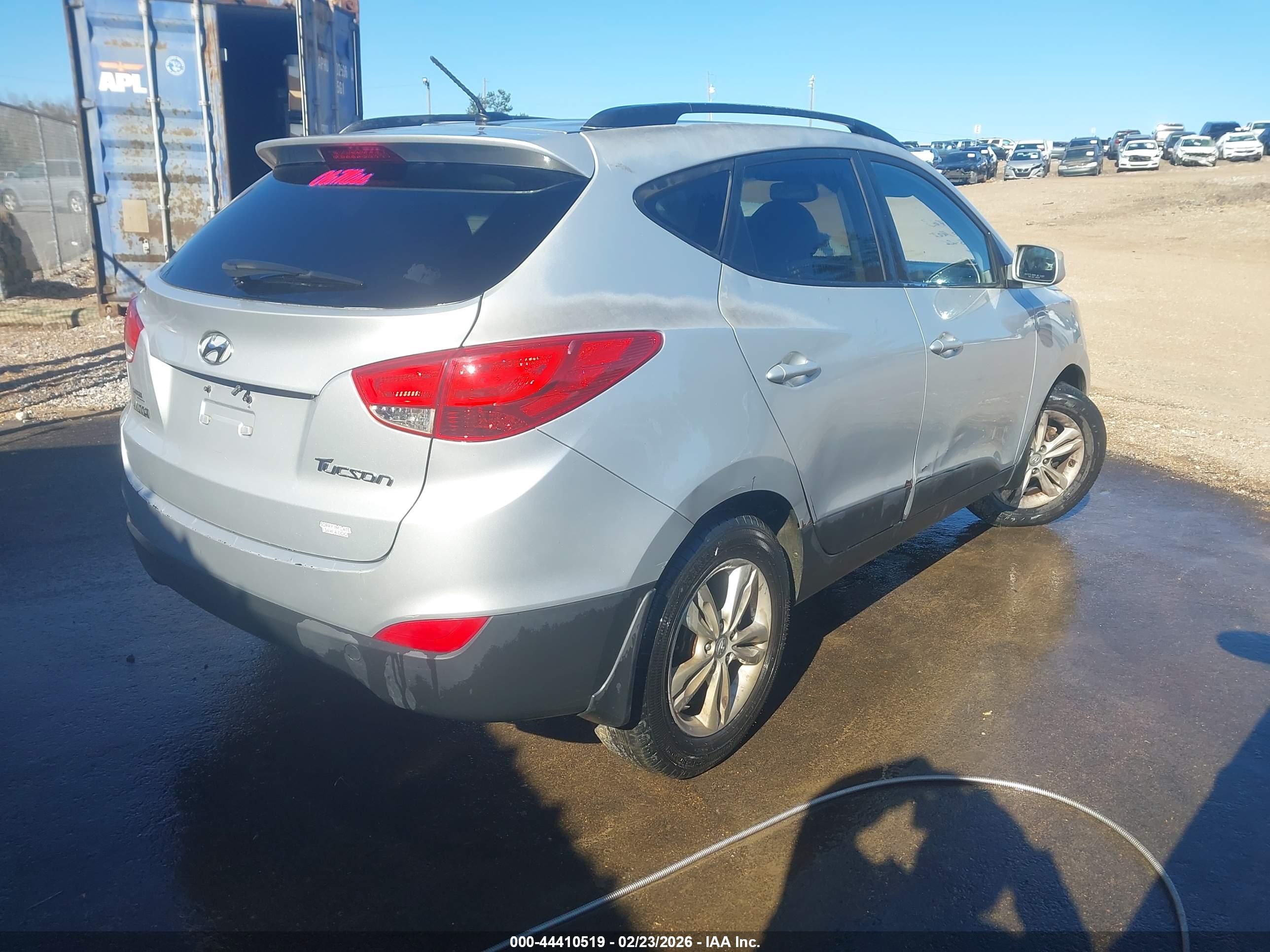 HYUNDAI TUCSON image 4