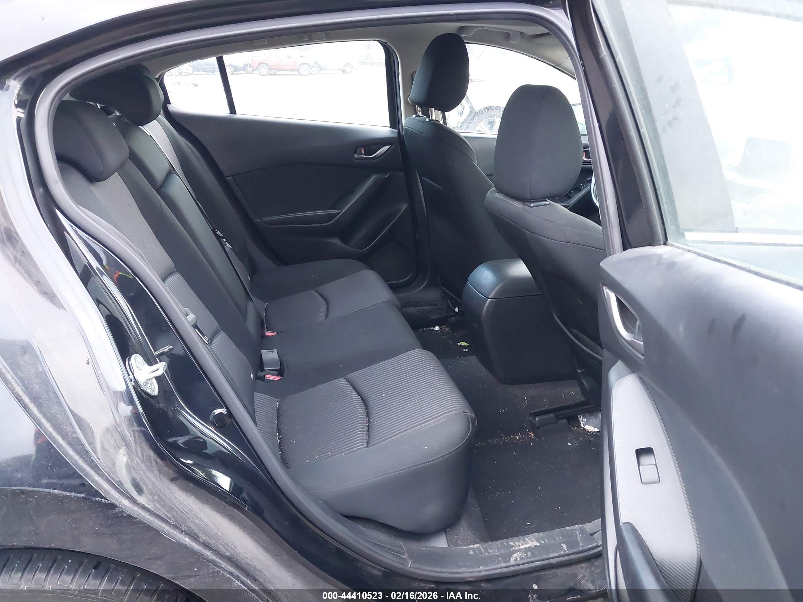 MAZDA MAZDA3 image 8