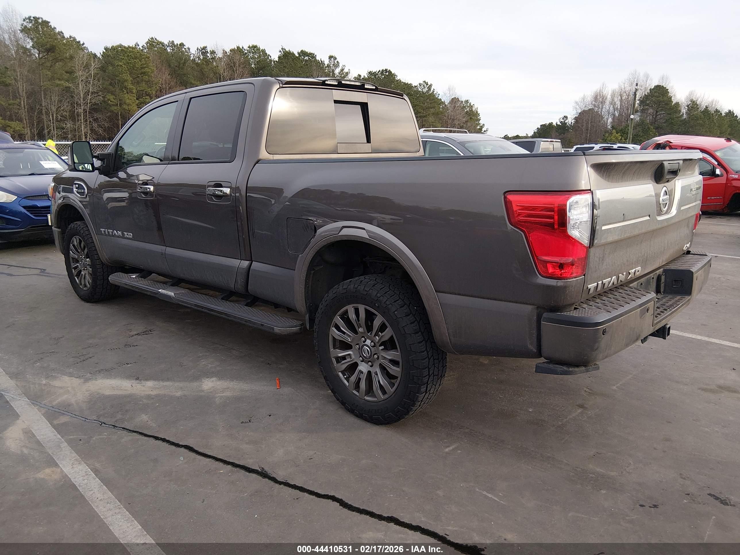 NISSAN TITAN image 3
