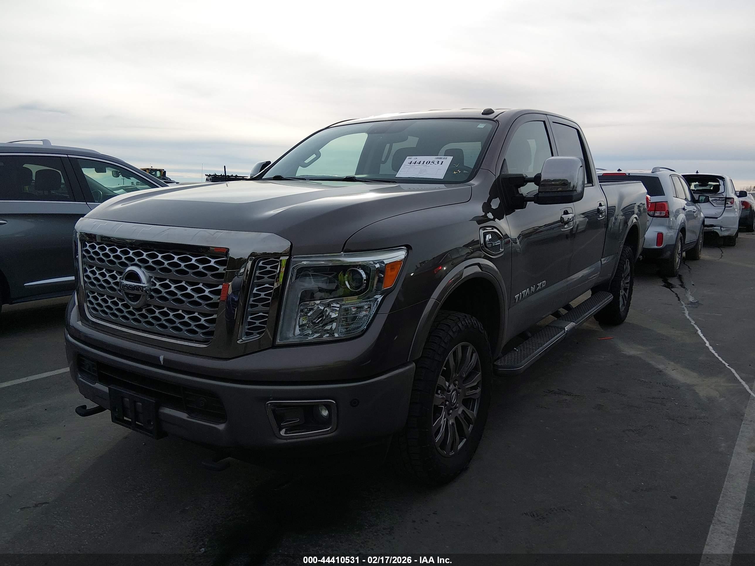 NISSAN TITAN image 6
