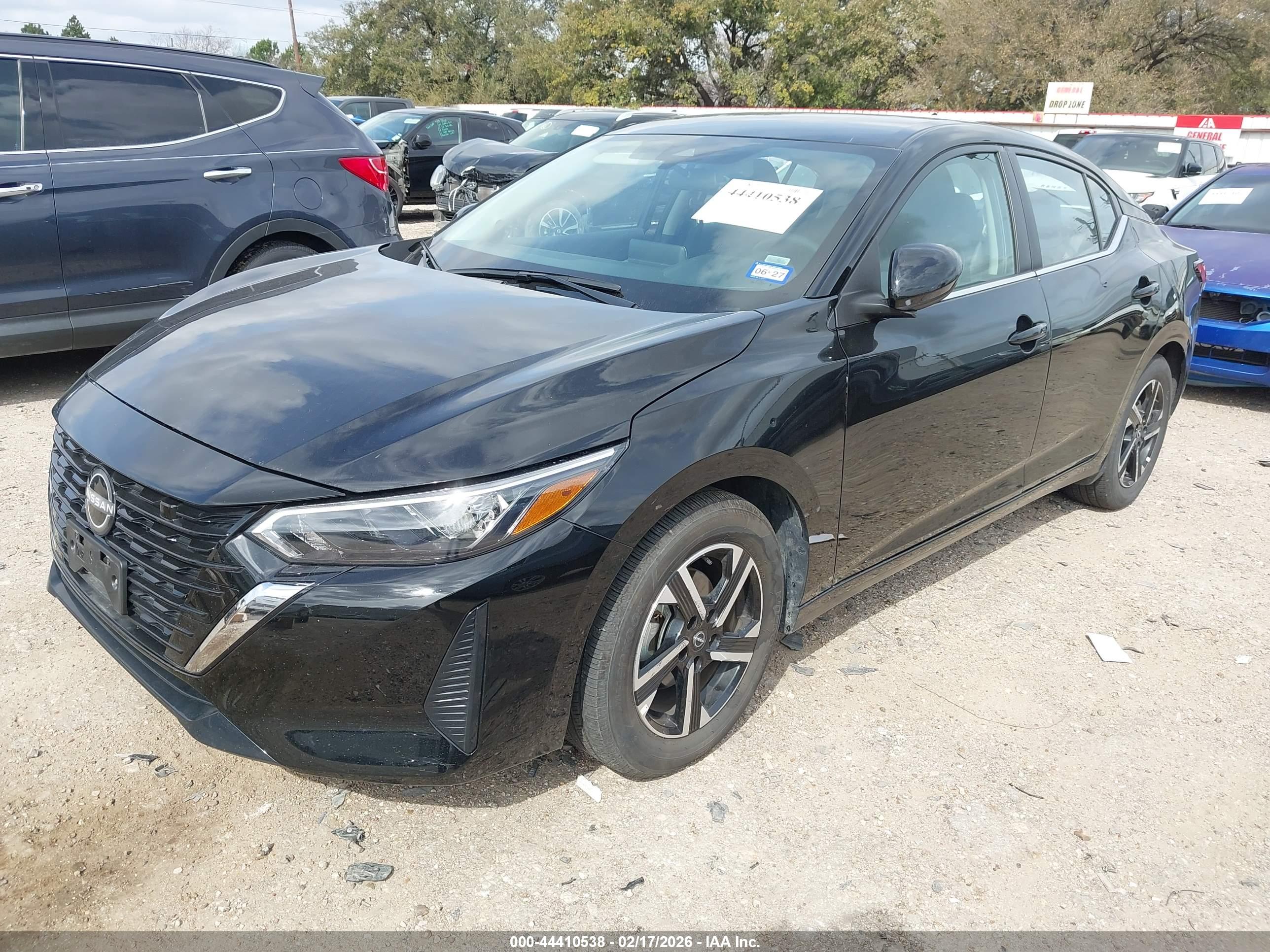 NISSAN SENTRA image 2