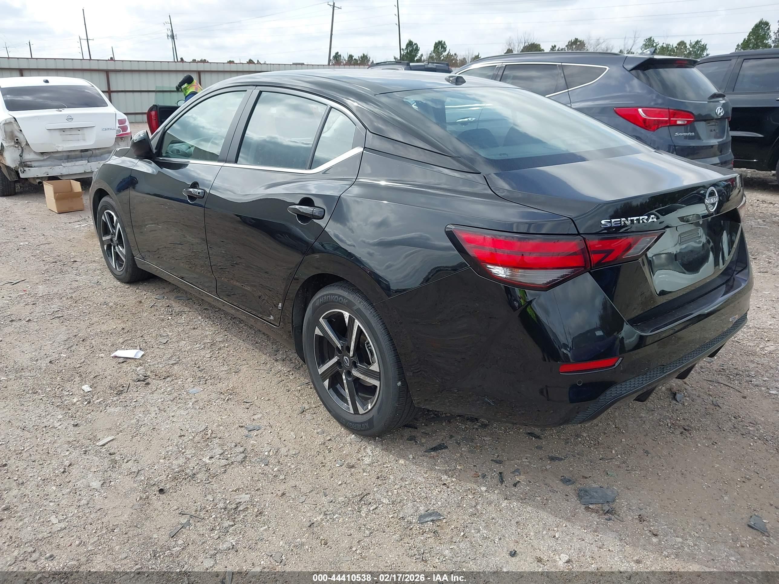 NISSAN SENTRA image 3