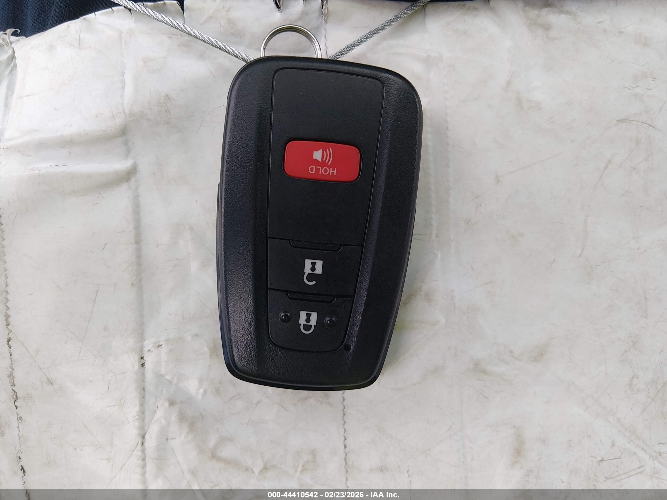 TOYOTA RAV4 image 11