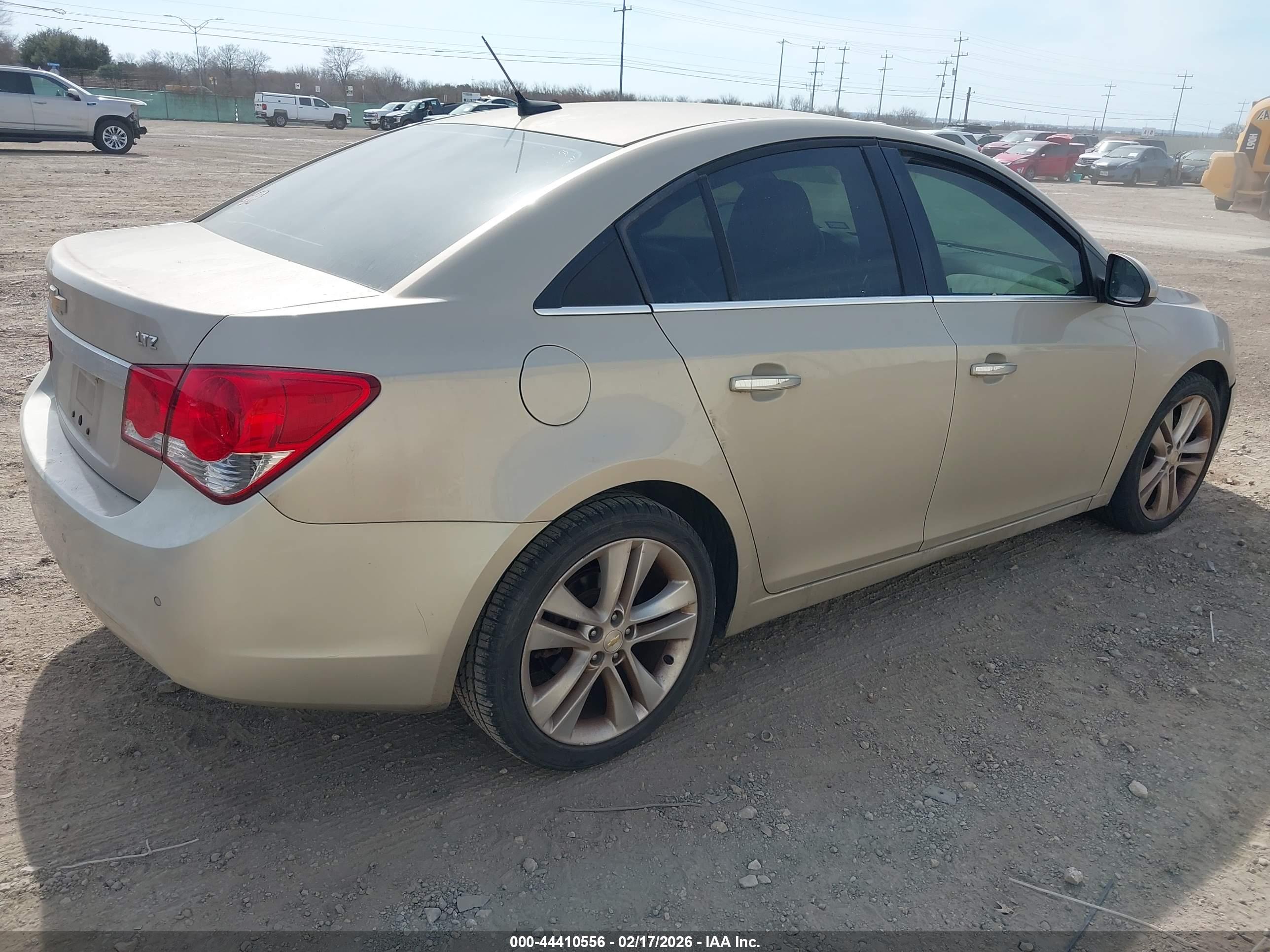 CHEVROLET CRUZE image 4