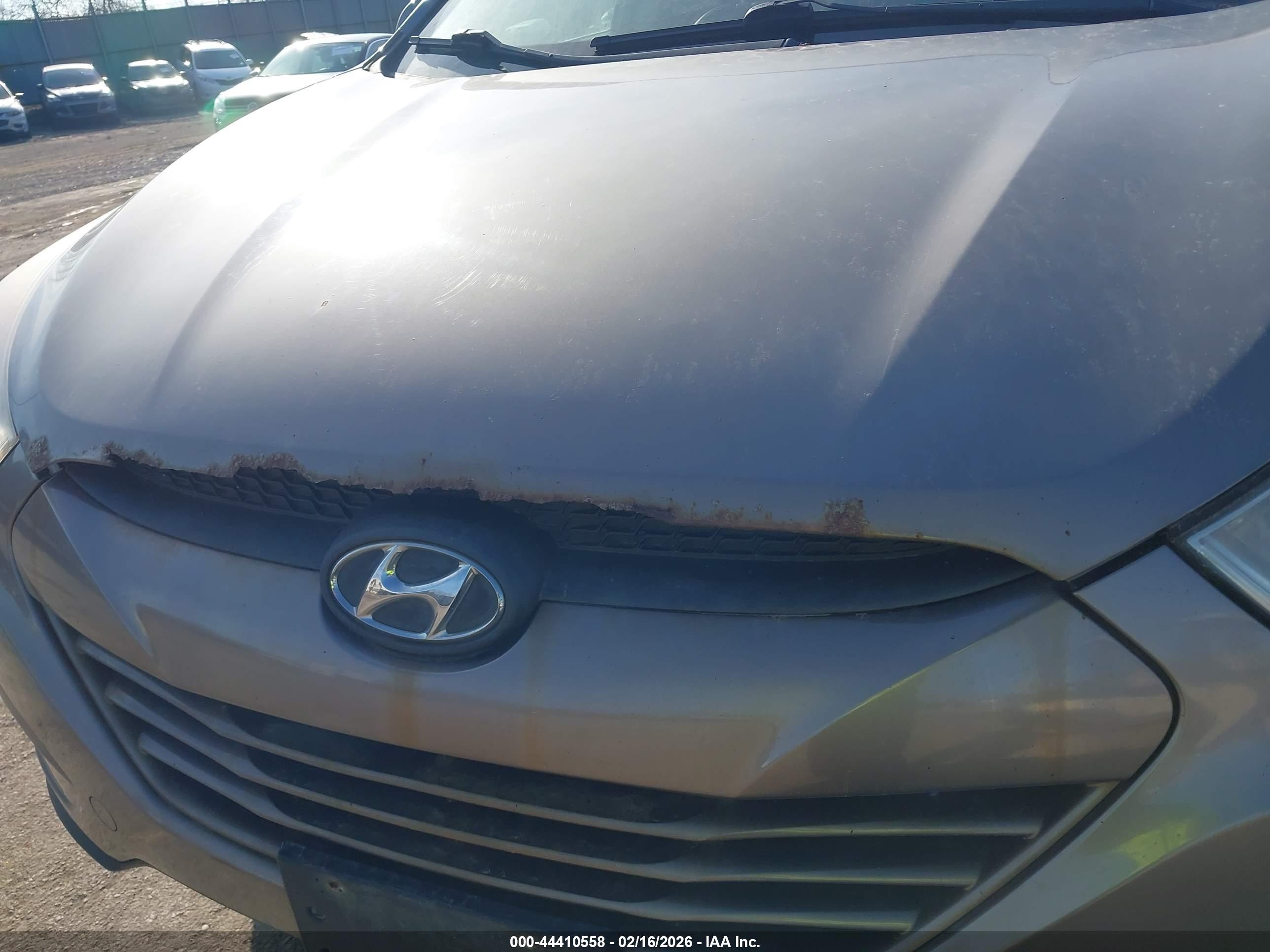HYUNDAI TUCSON image 6