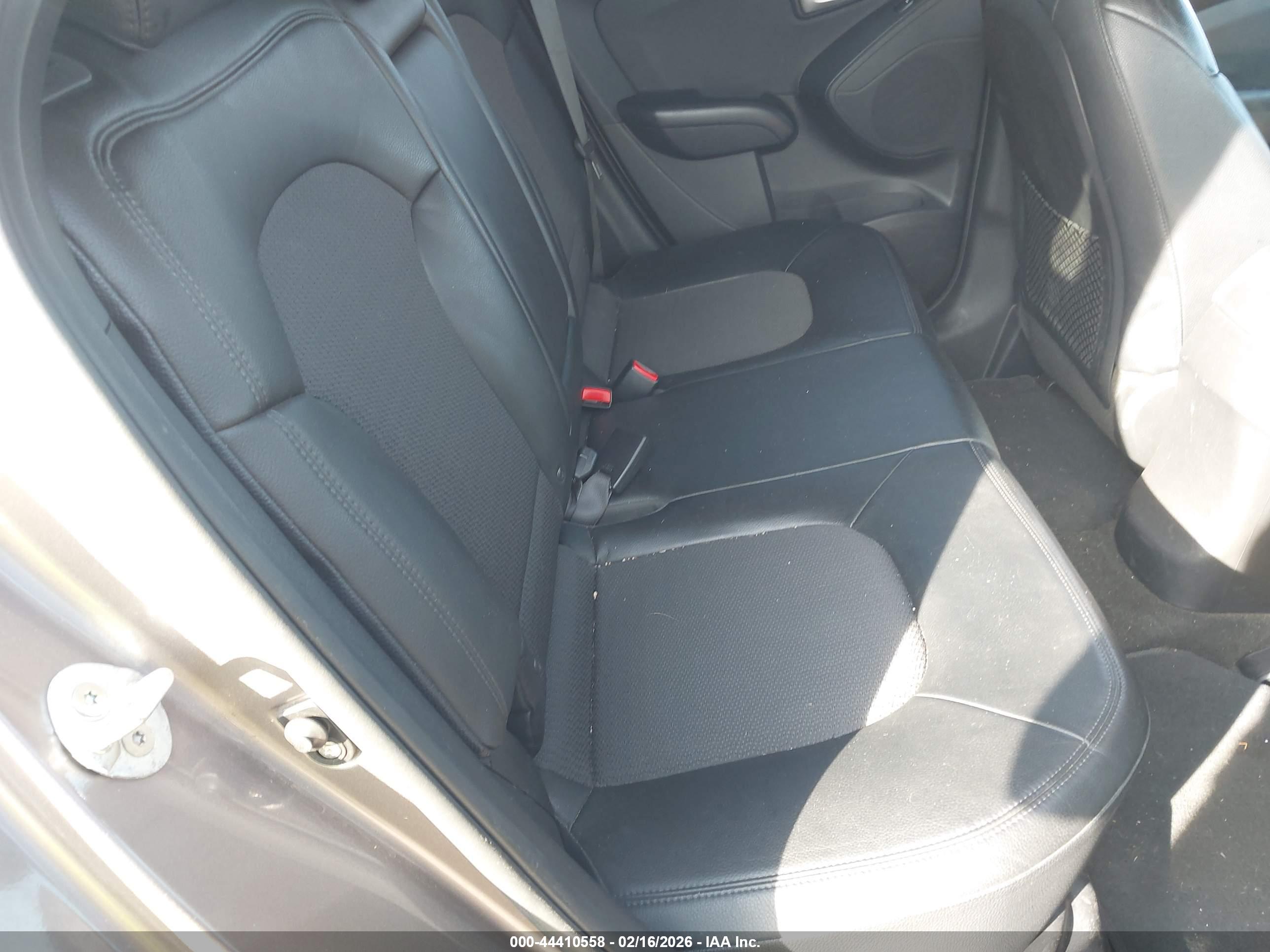 HYUNDAI TUCSON image 8