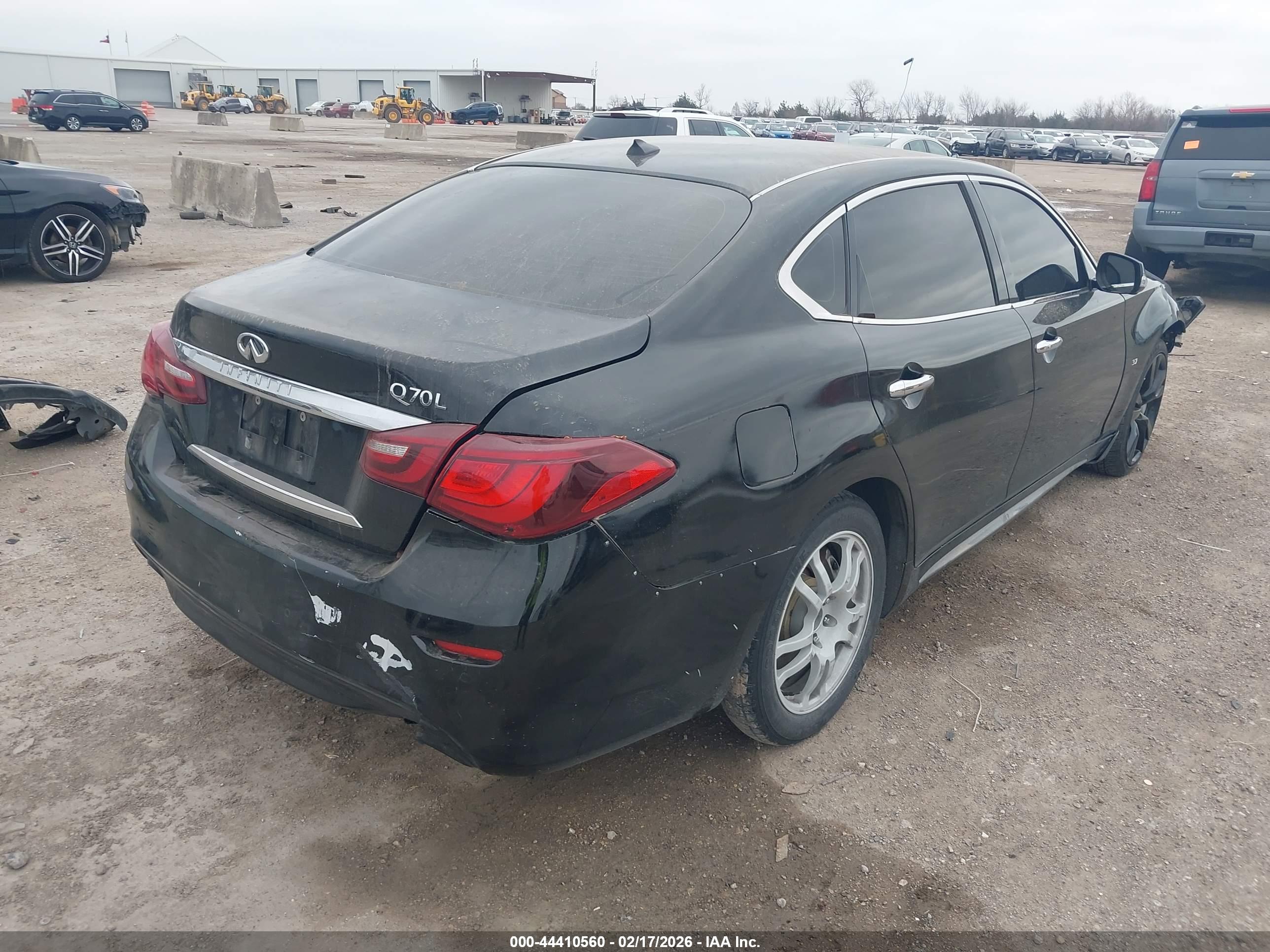 INFINITI Q70L image 4