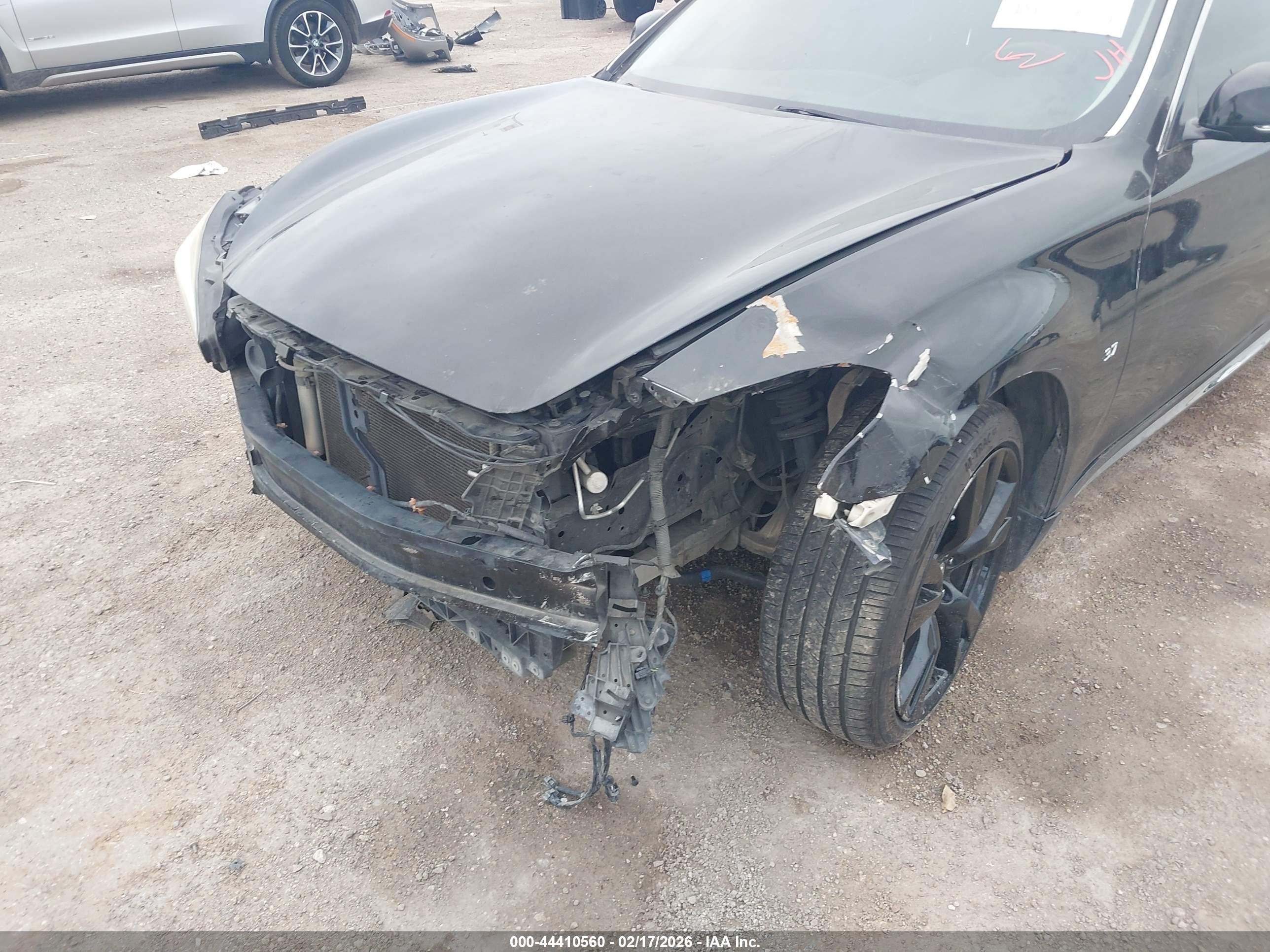 INFINITI Q70L image 6