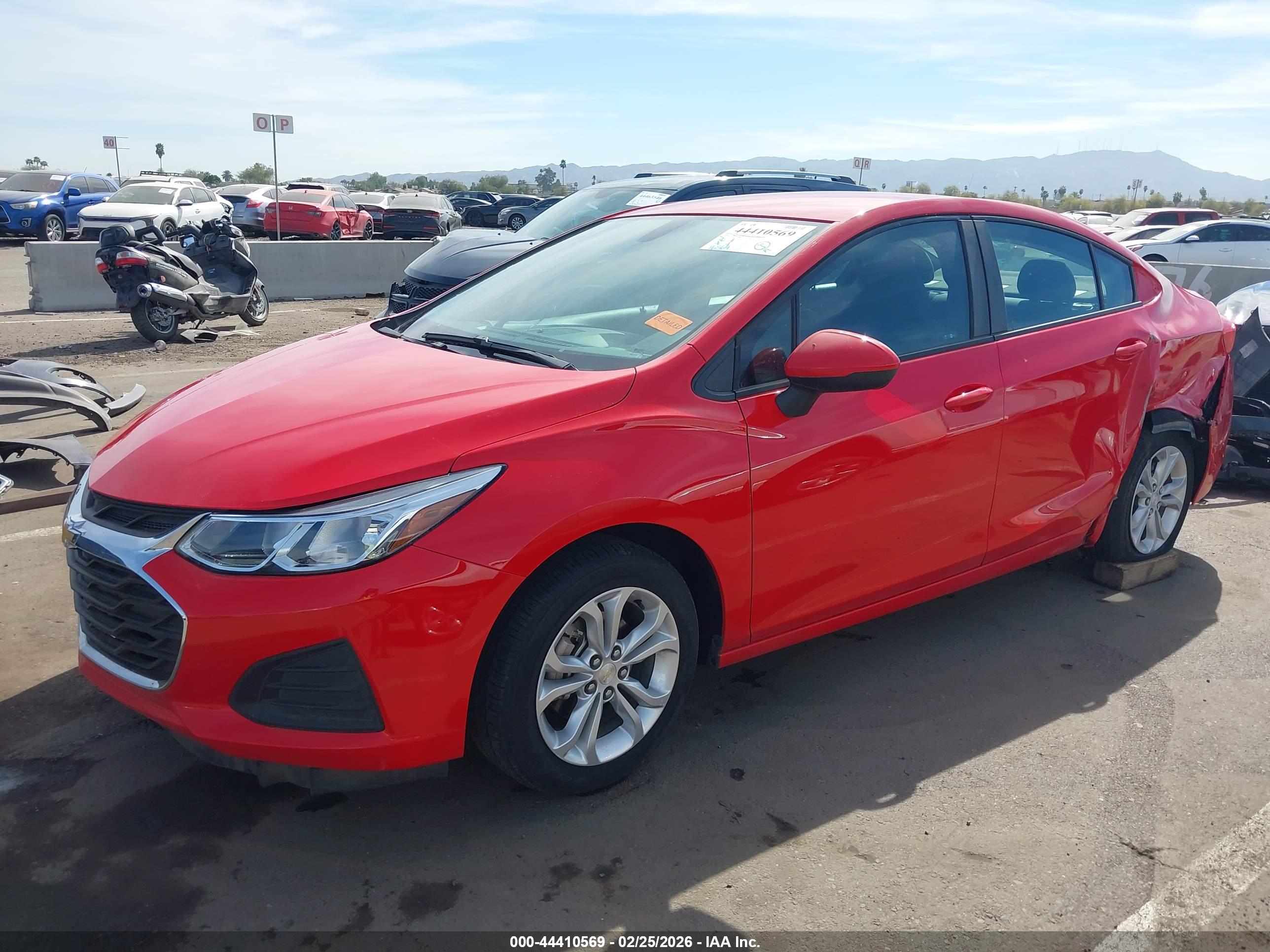 CHEVROLET CRUZE image 2