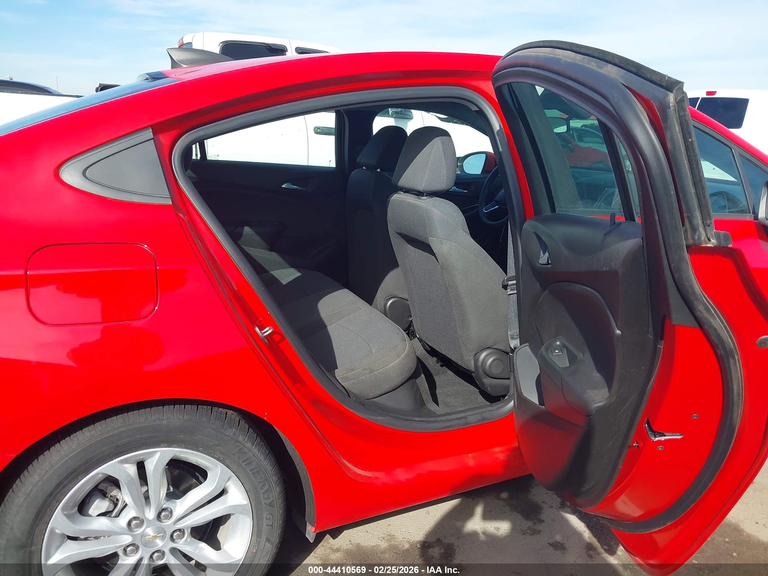 CHEVROLET CRUZE image 8