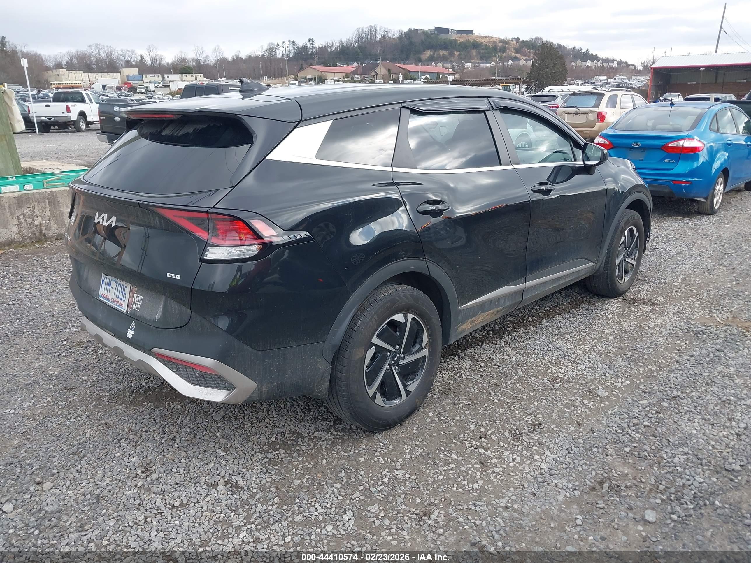 KIA SPORTAGE image 4