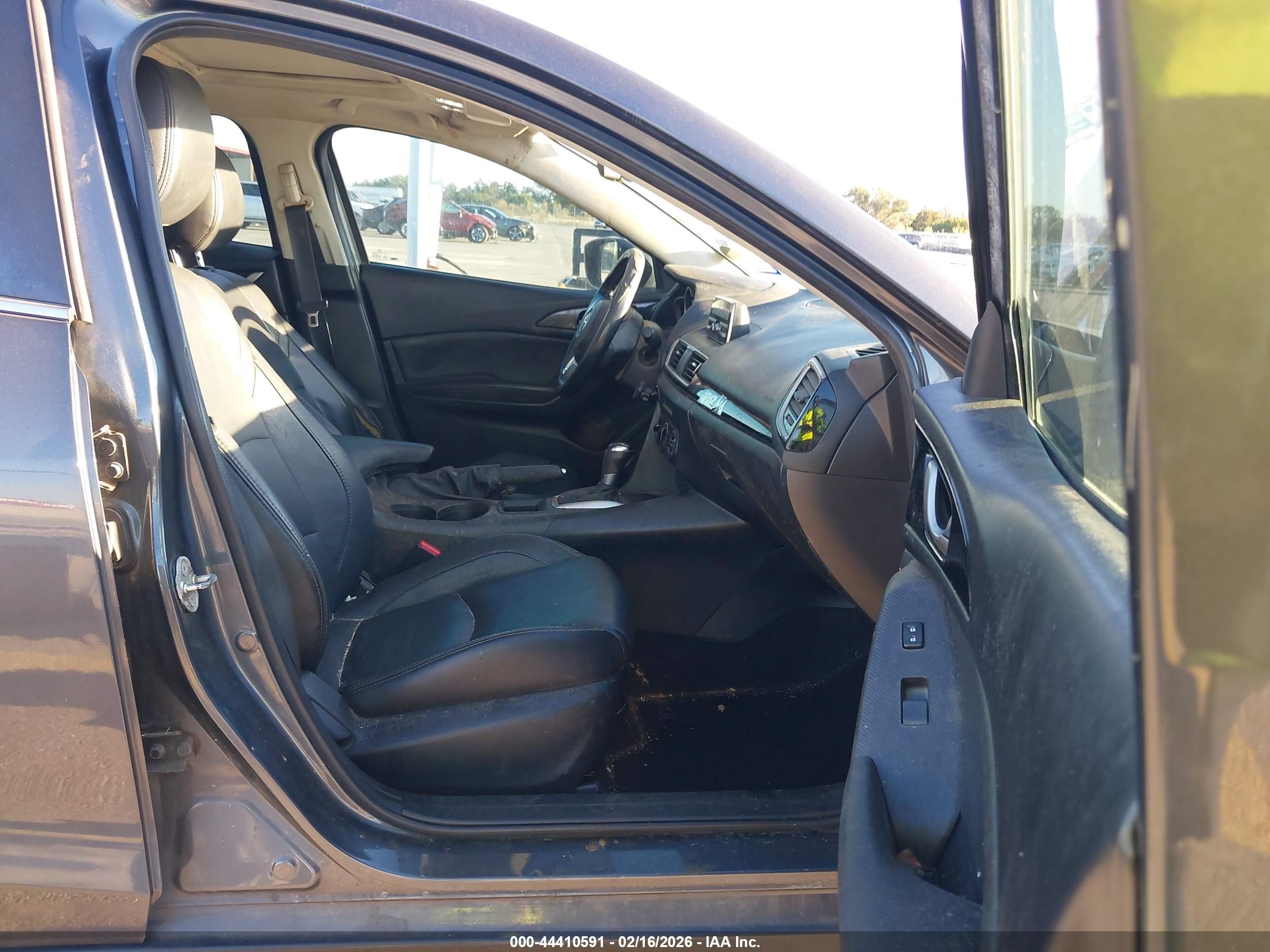 MAZDA MAZDA3 image 5