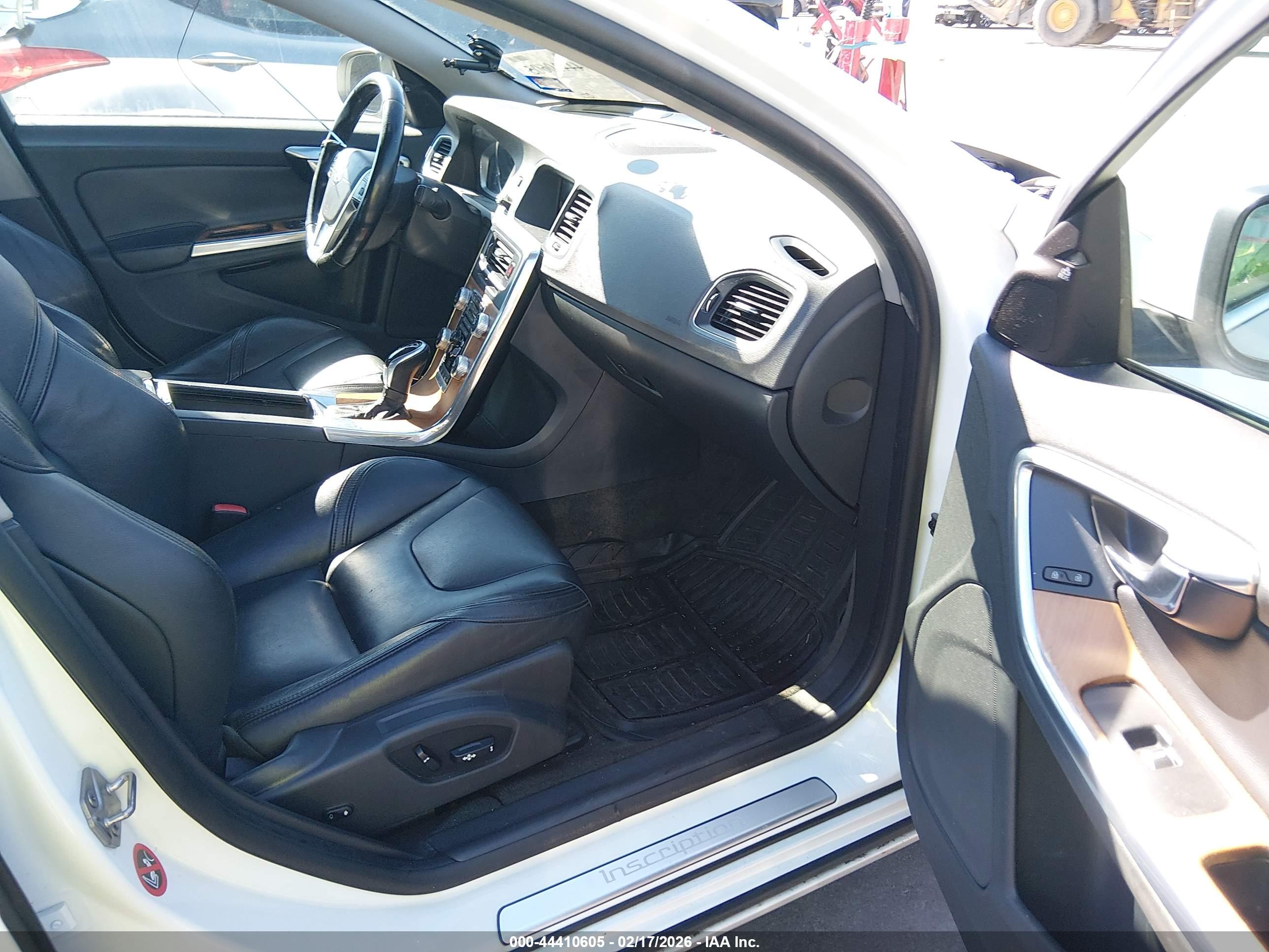 VOLVO S60 image 5