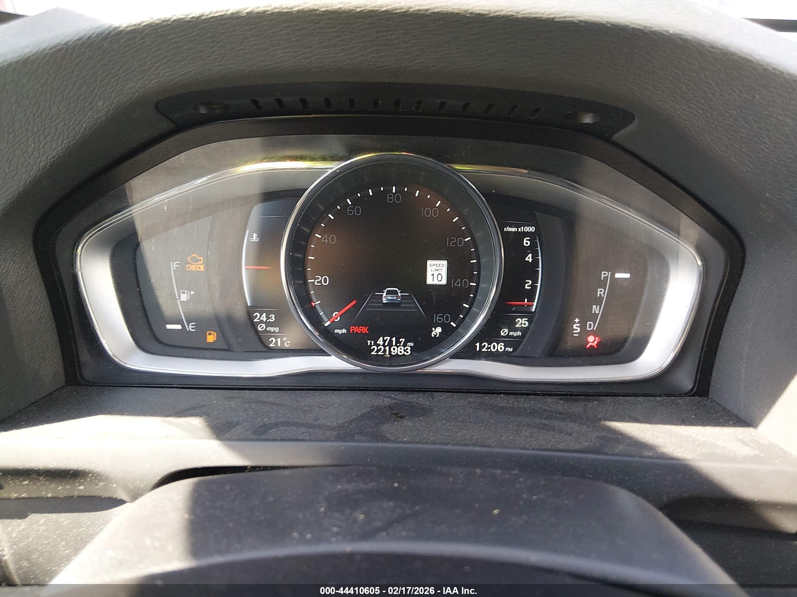 VOLVO S60 image 7