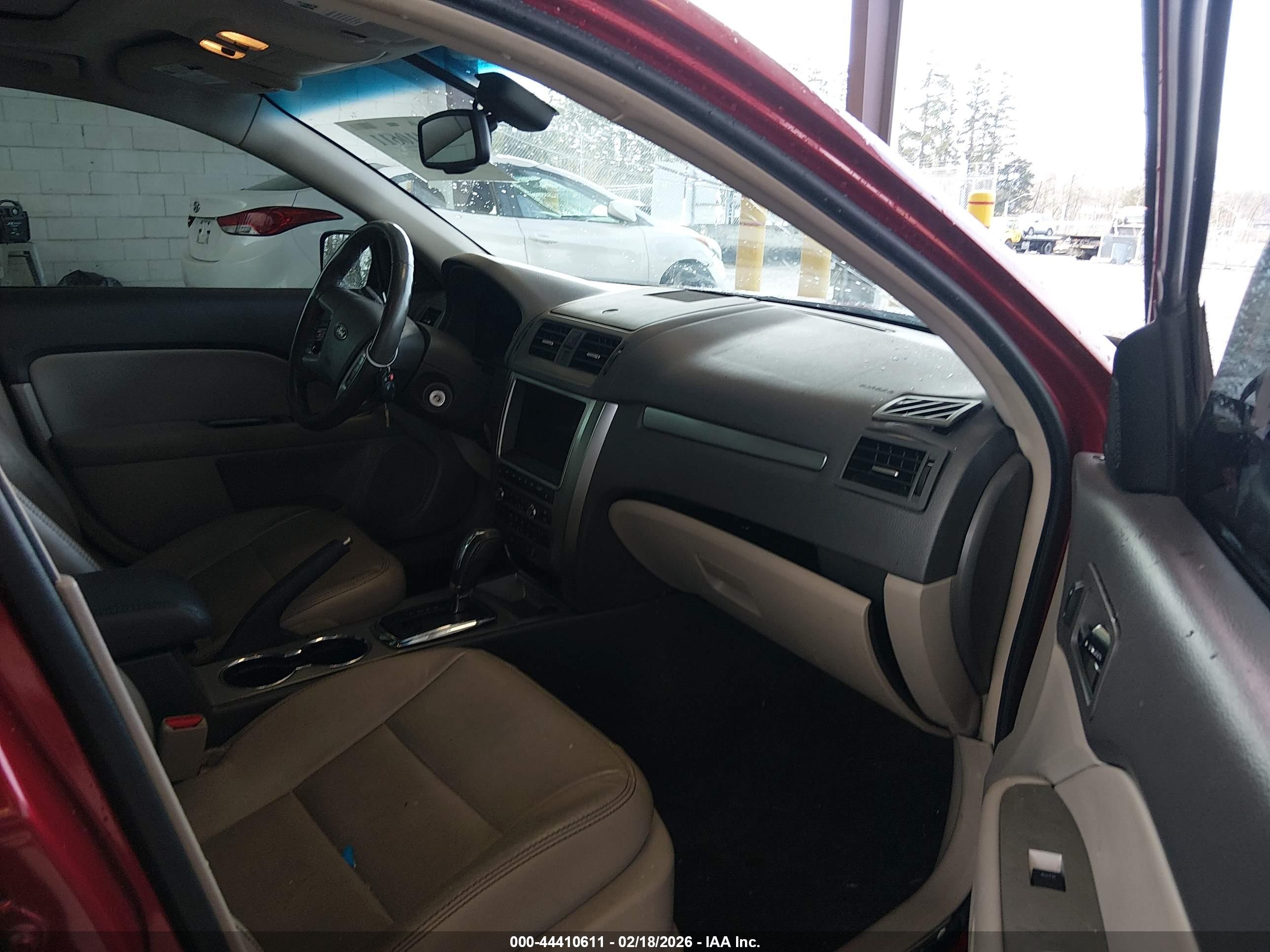 FORD FUSION image 5