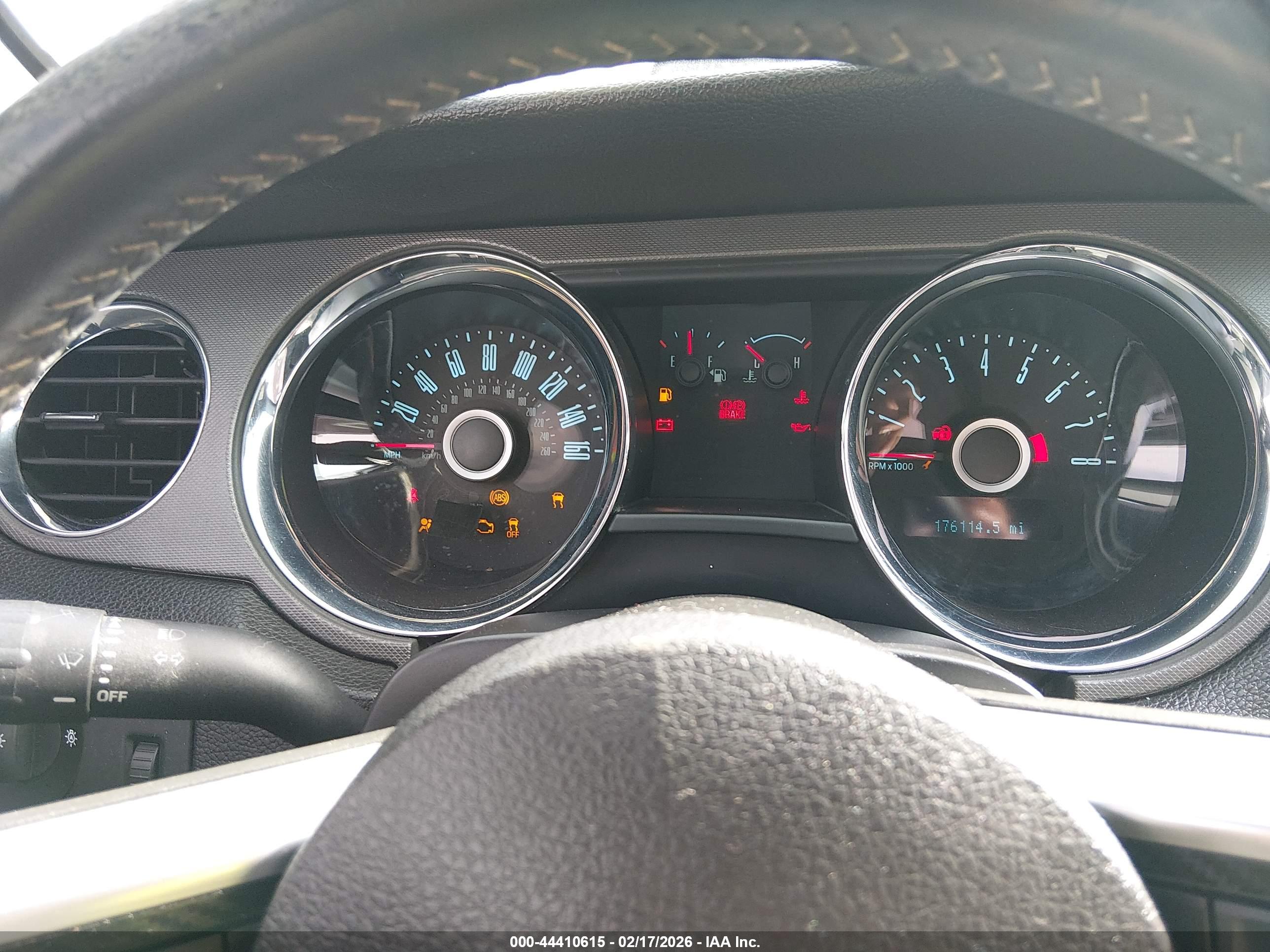 FORD MUSTANG image 7