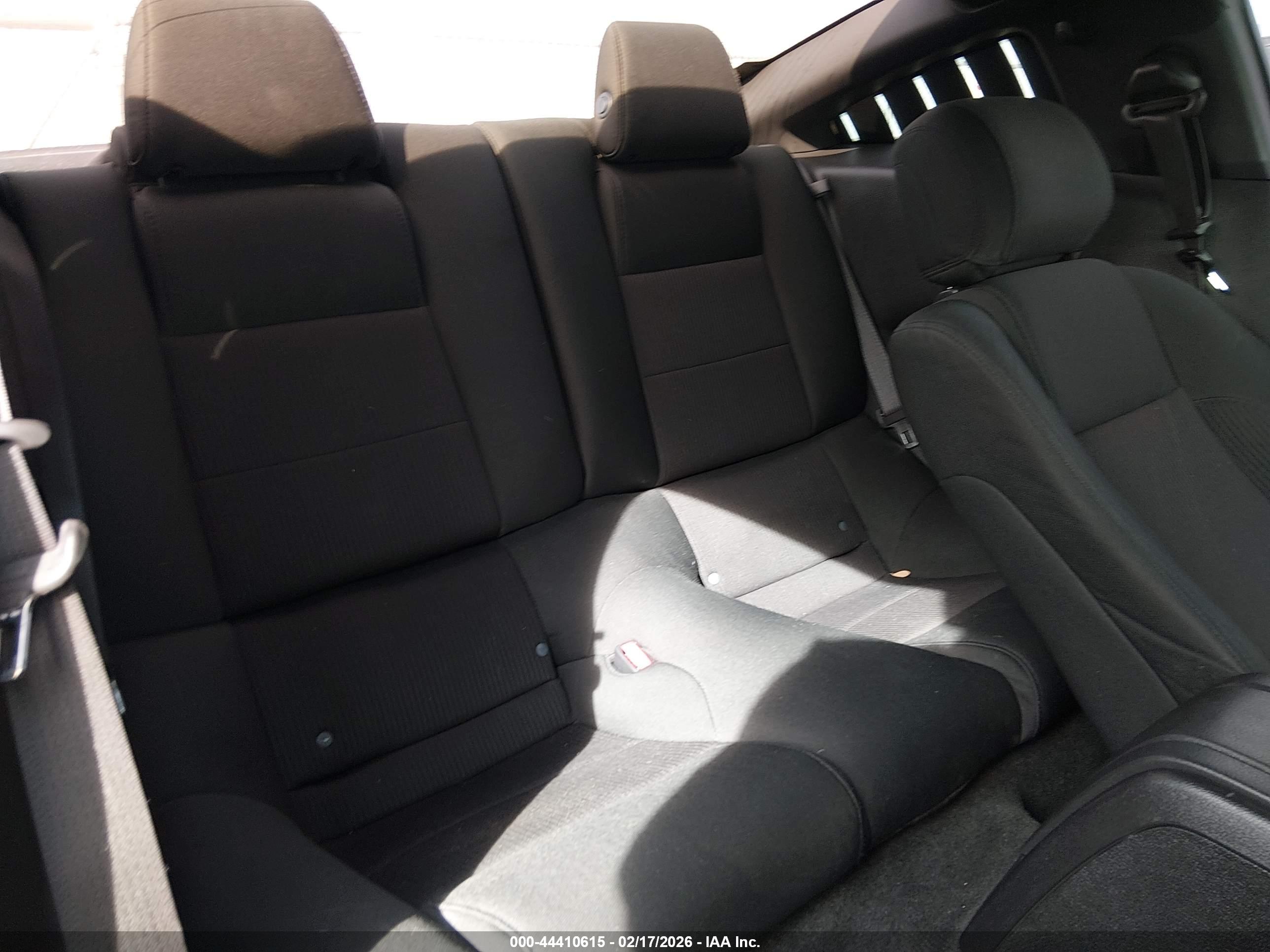 FORD MUSTANG image 8