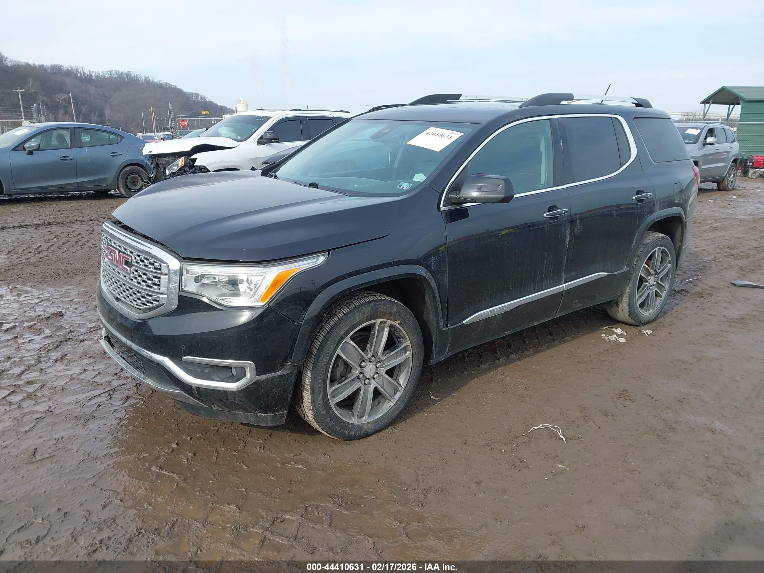 GMC ACADIA image 2