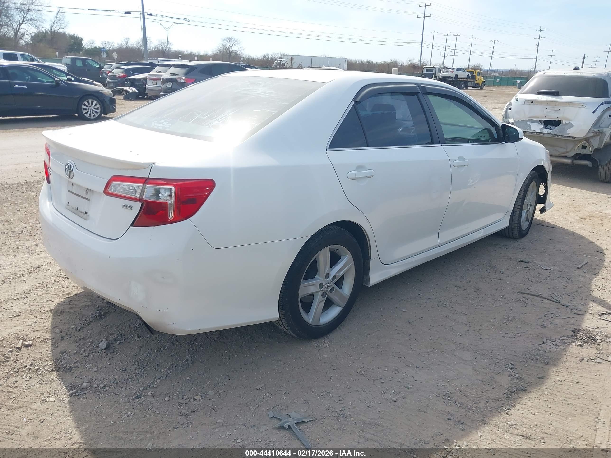 TOYOTA CAMRY image 4