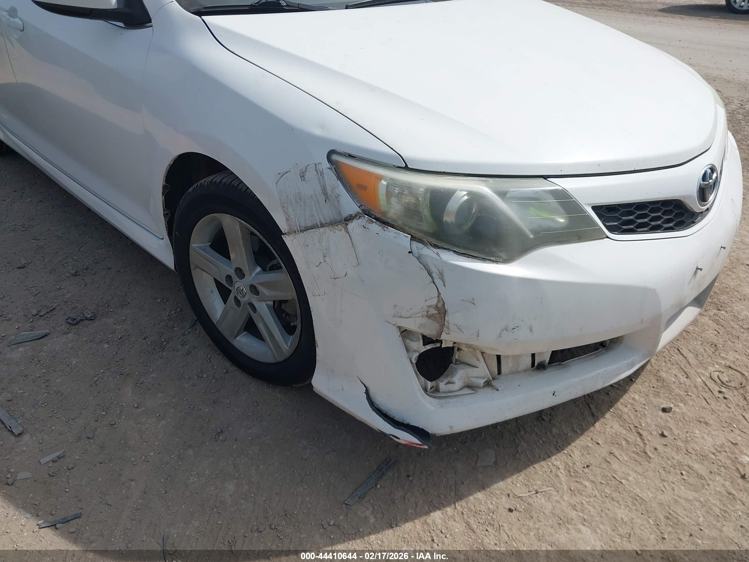 TOYOTA CAMRY image 6