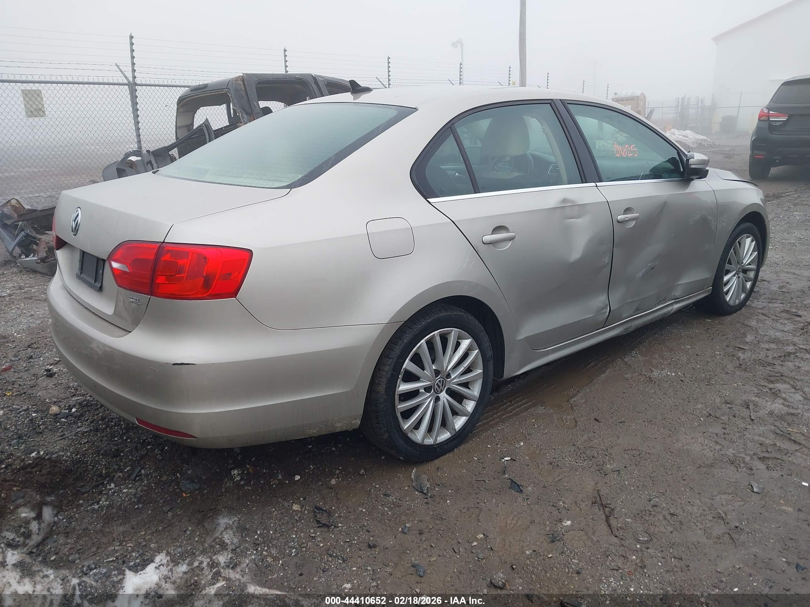 VOLKSWAGEN JETTA image 4