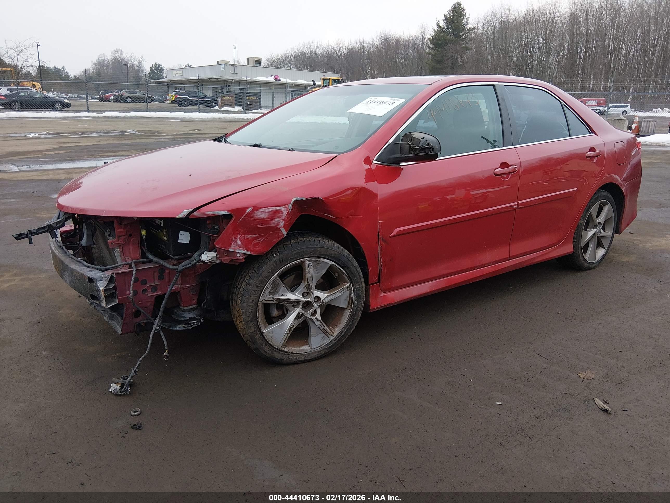 TOYOTA CAMRY image 2