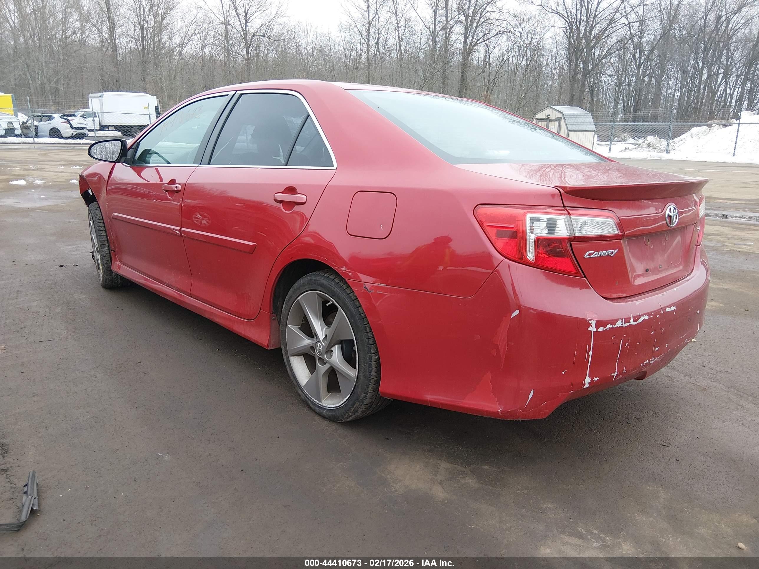 TOYOTA CAMRY image 3