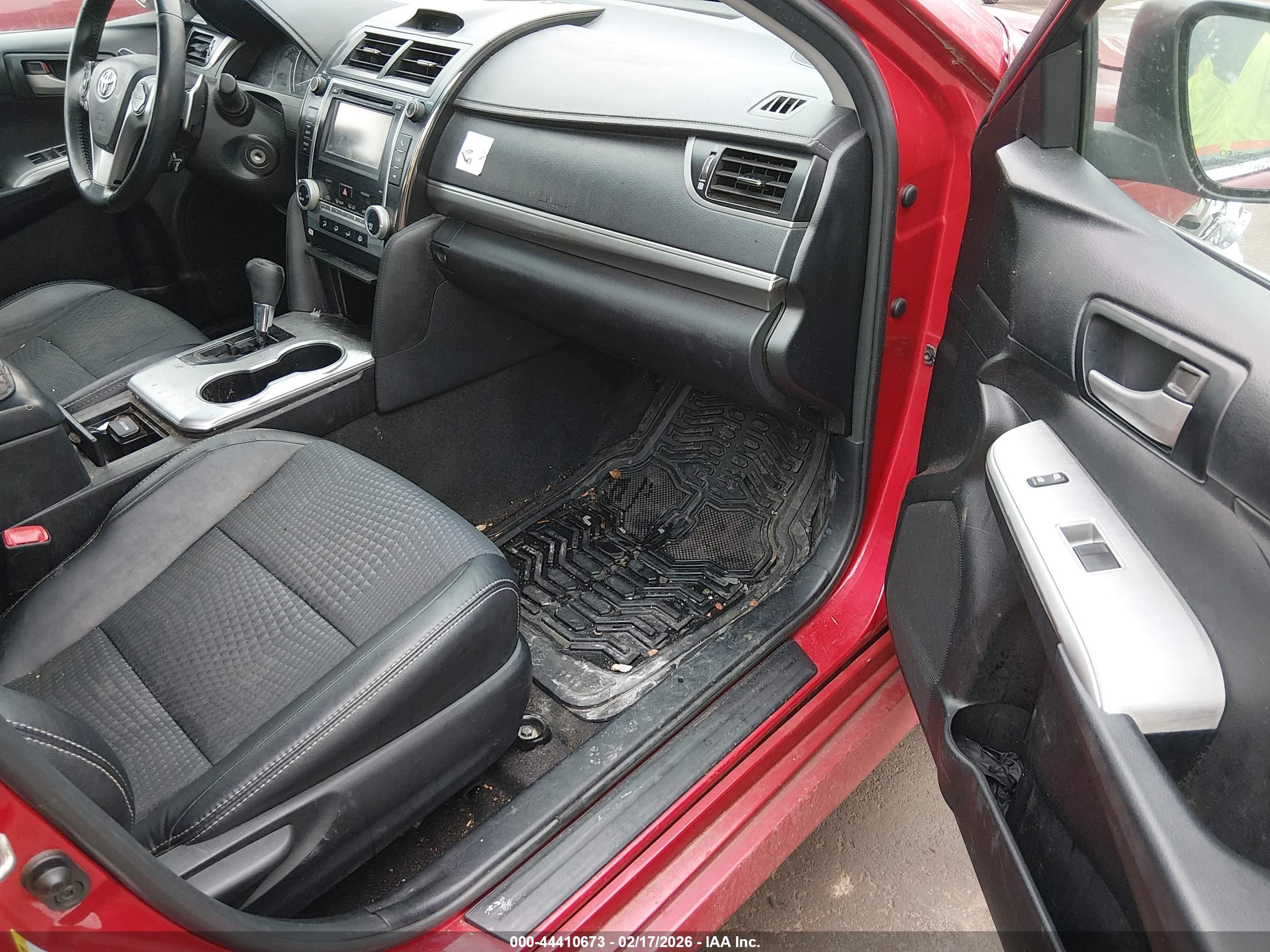 TOYOTA CAMRY image 5