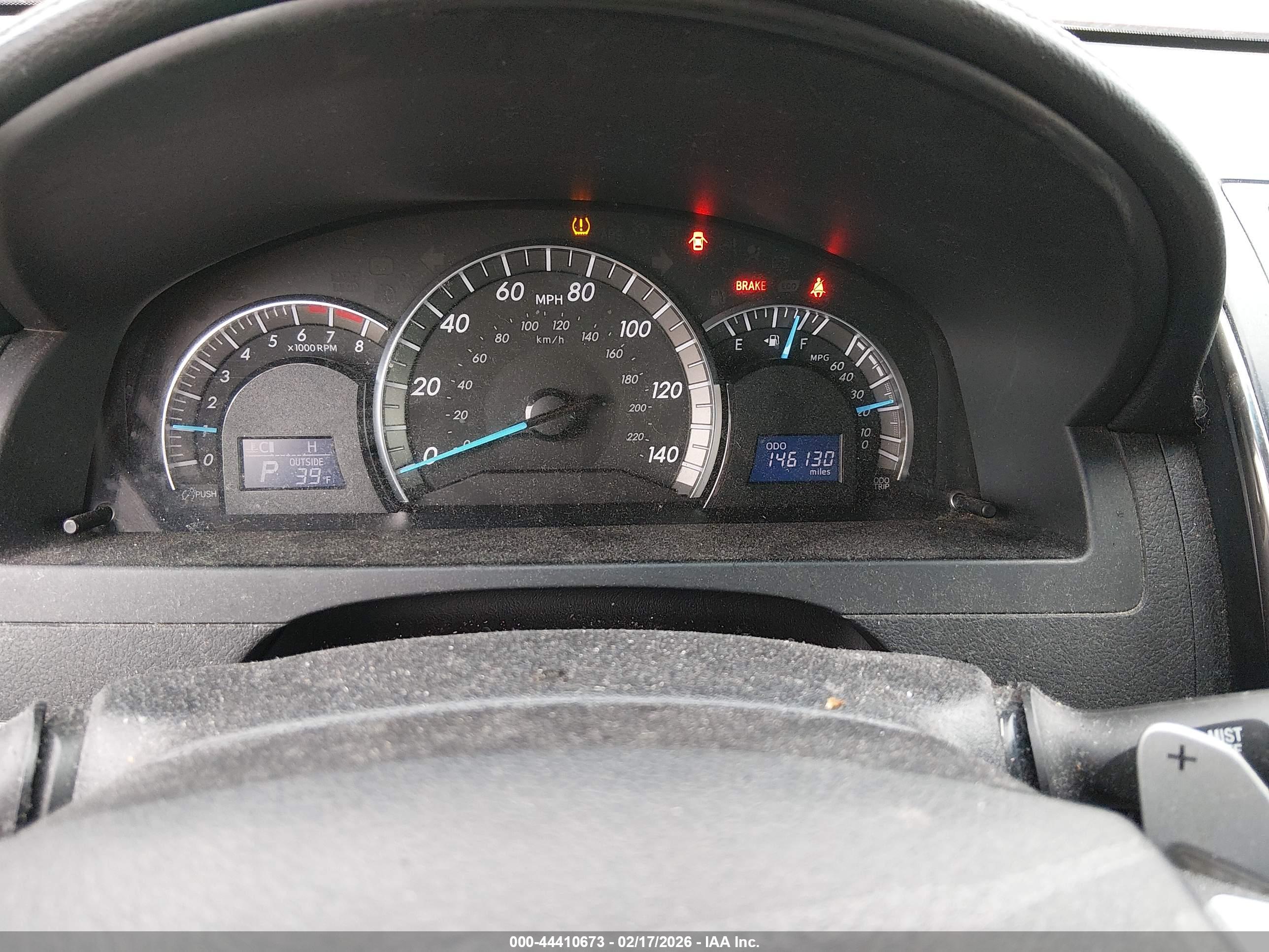 TOYOTA CAMRY image 7