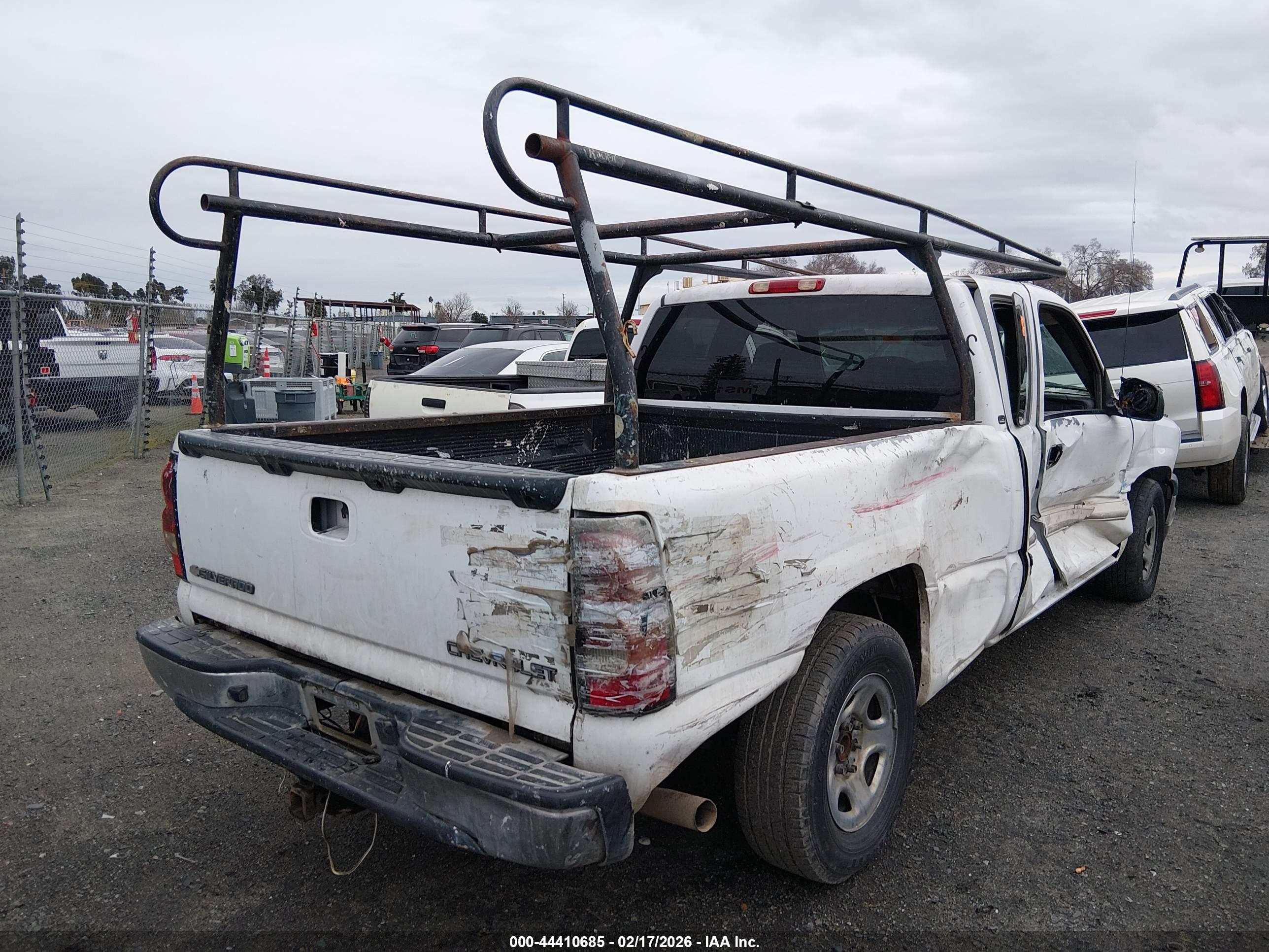 CHEVROLET SILVERADO image 4