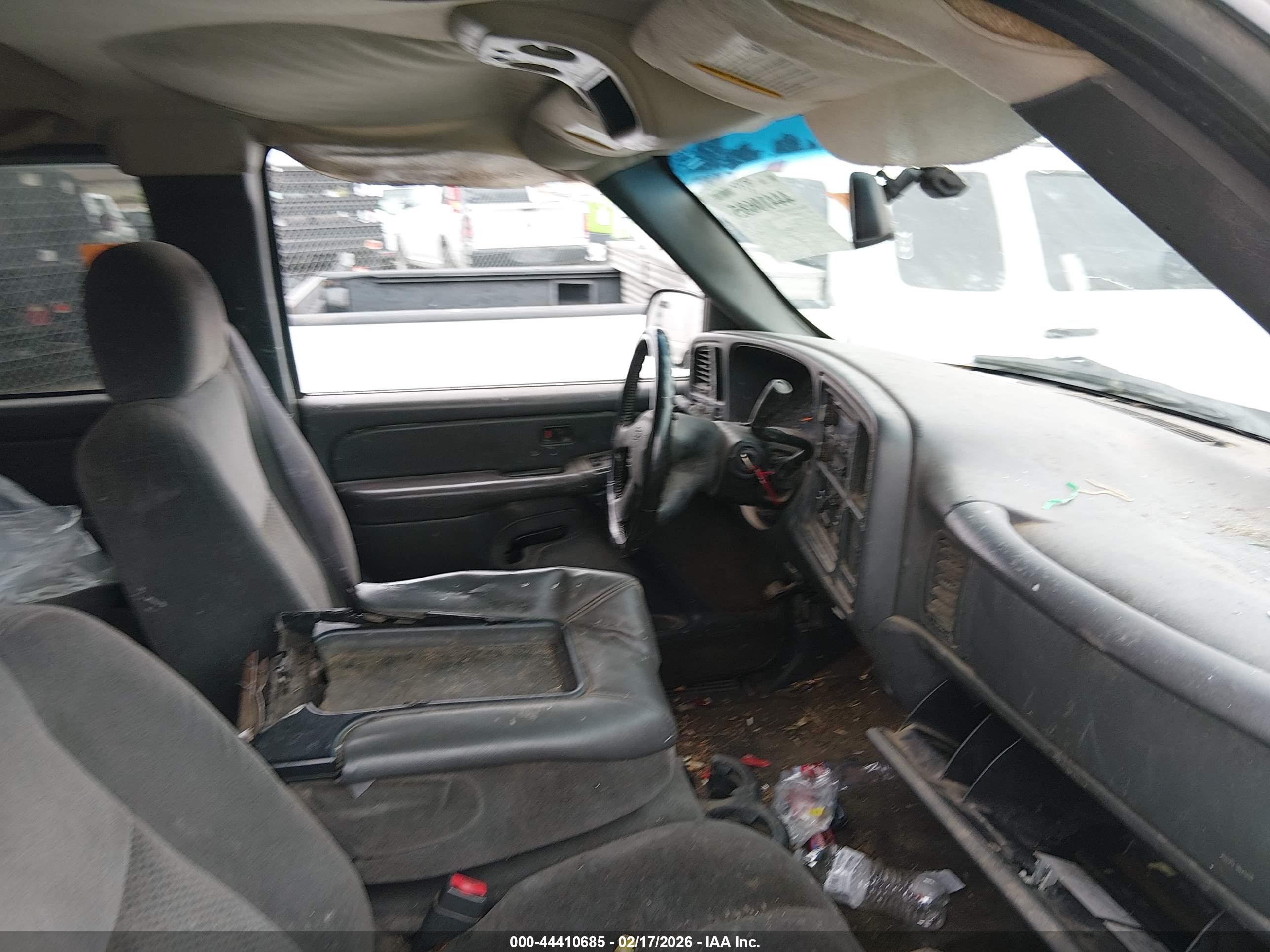 CHEVROLET SILVERADO image 5